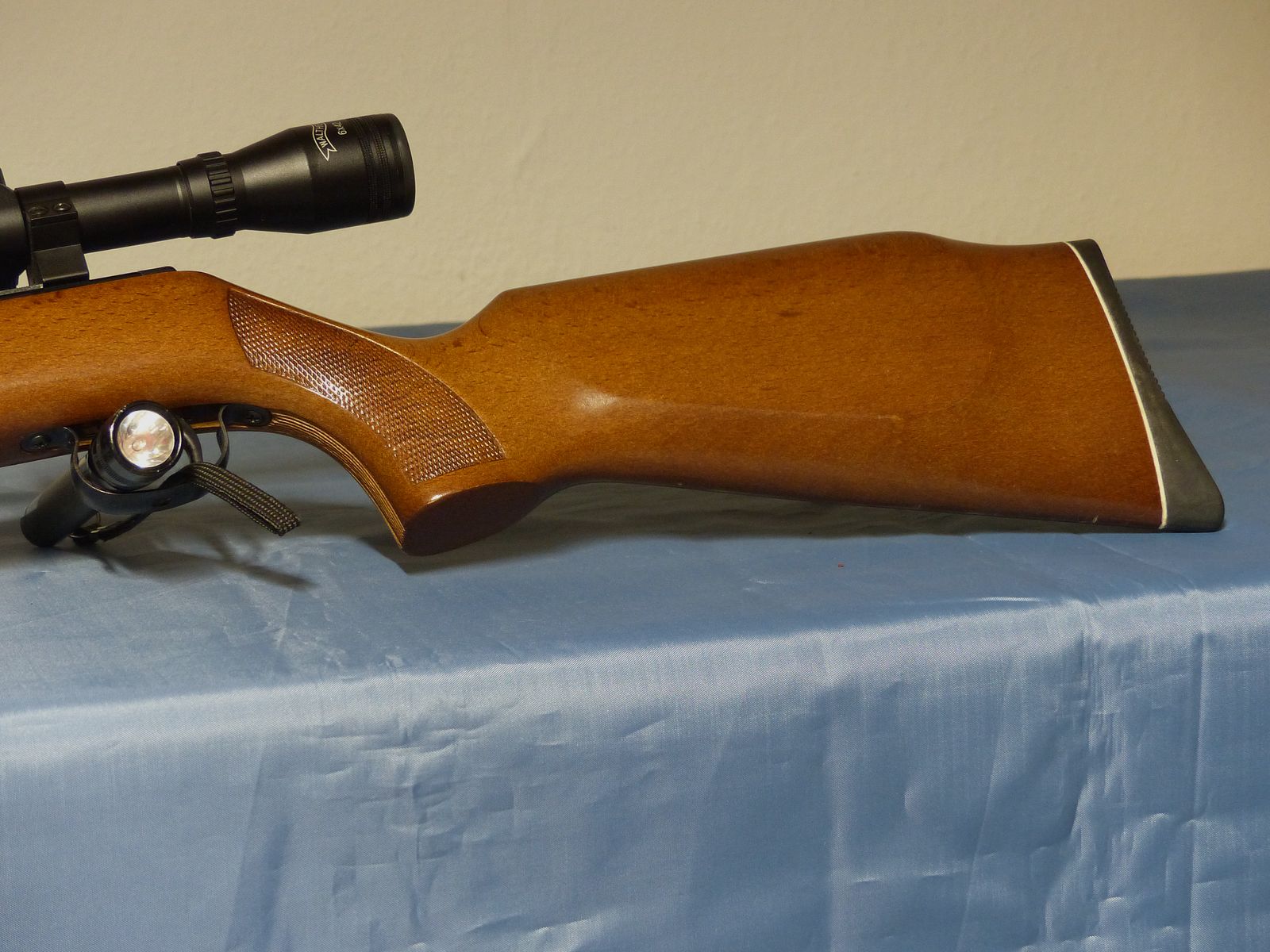 Carabina de aire comprimido Diana modelo 35 con mira telescópica Cal. 4,5 mm en estado como nuevo