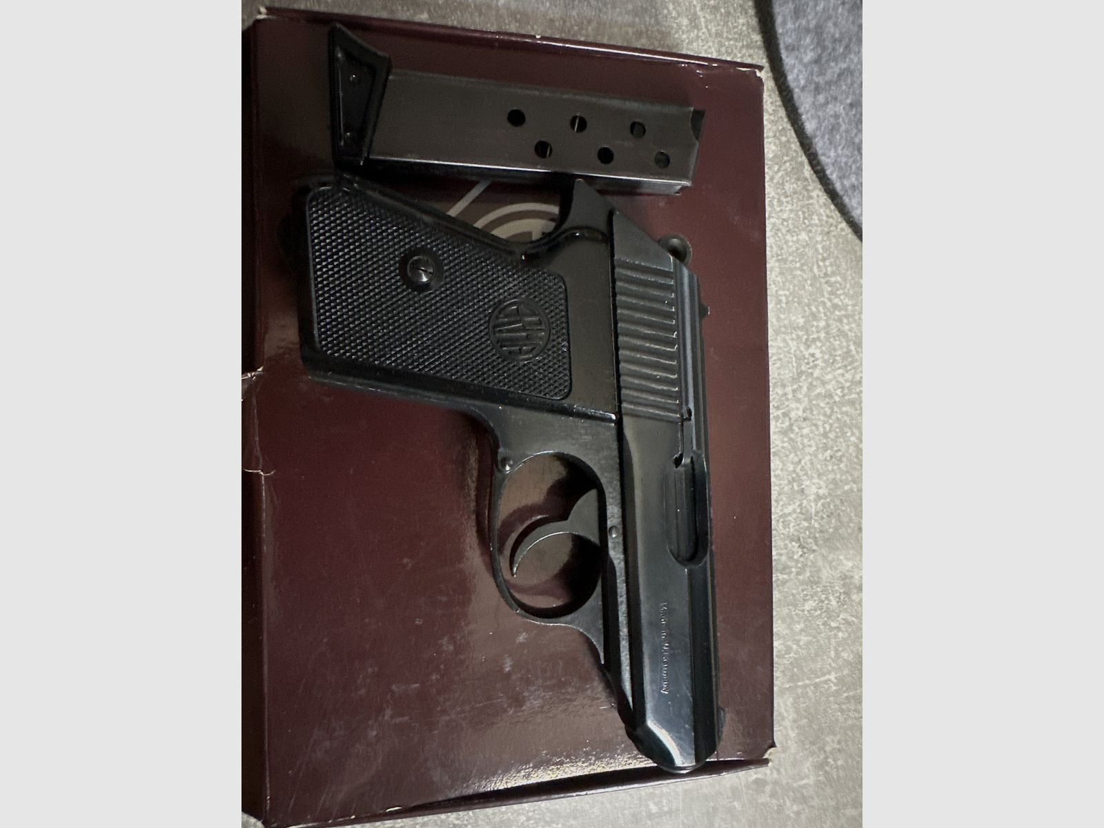 Pistole ERMA Werke Mod. EGP 75 S cal. 8 mm K . Komplett Set
