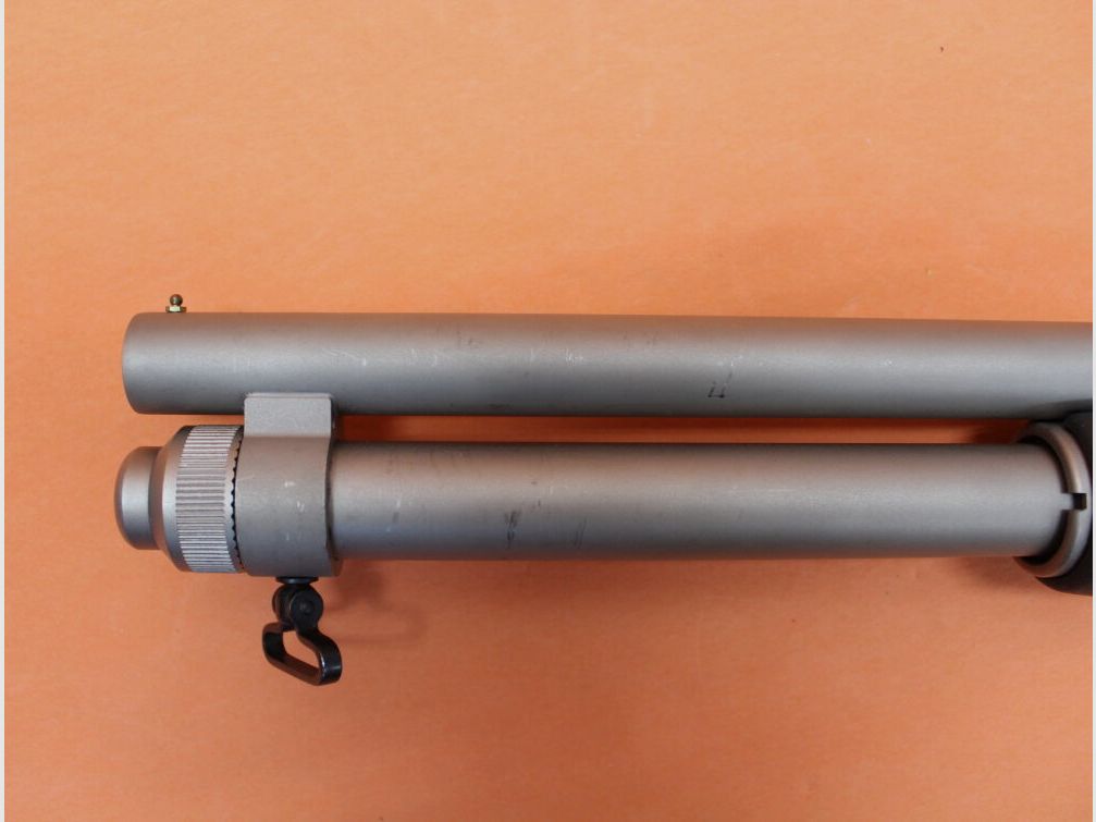 Mossberg VsRep.Flinte 12/76 Mossberg M590 Mariner fucile a ripetizione con calcio anteriore 20" canna (Cyl)/ finitura nichelata