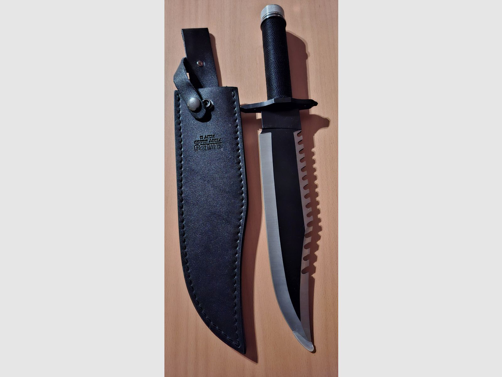 Verkaufe aus Sammlung.Rambo Messer XXl.Neuwertig