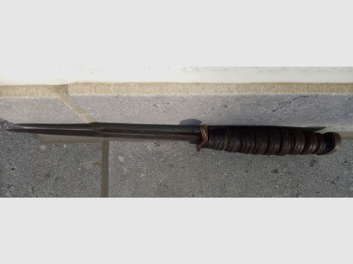 Oryginalny nóż okopowy WKII US.M3/Kampfmesser z pochwa US.M8