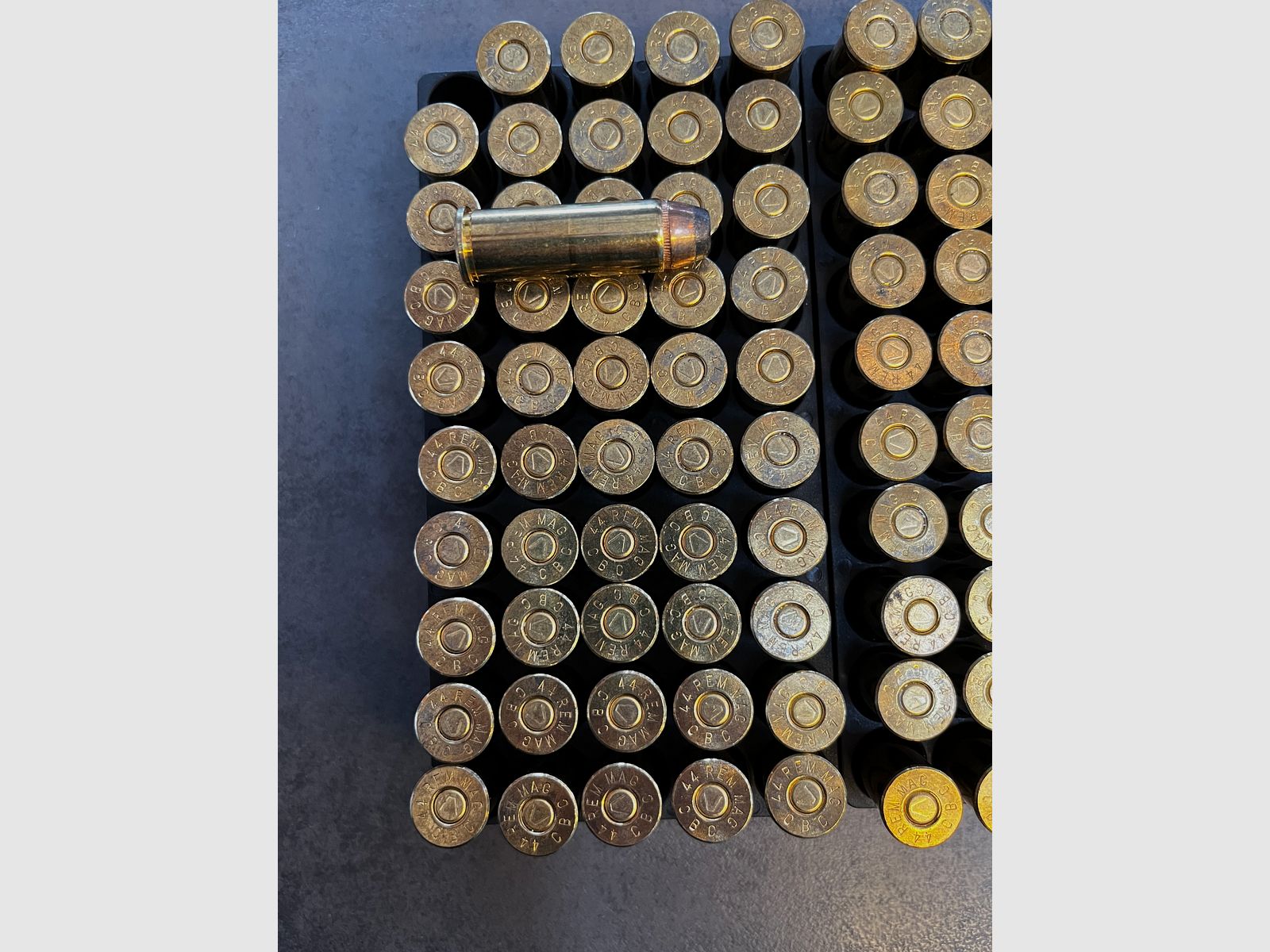 Magtech .44 Magnum SJSP 15,55g/240grs. 200 Patronen ovp  Versand kostenlos 