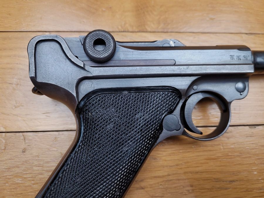 Superbo Luger P08 – fabbricazione Mauser Byf del 1942 – raro modello noto come "Black Widow" – Buon caricatore "FXO" – Numero di serie unico – Condizioni quasi nuove!, immagine 8 di 17
