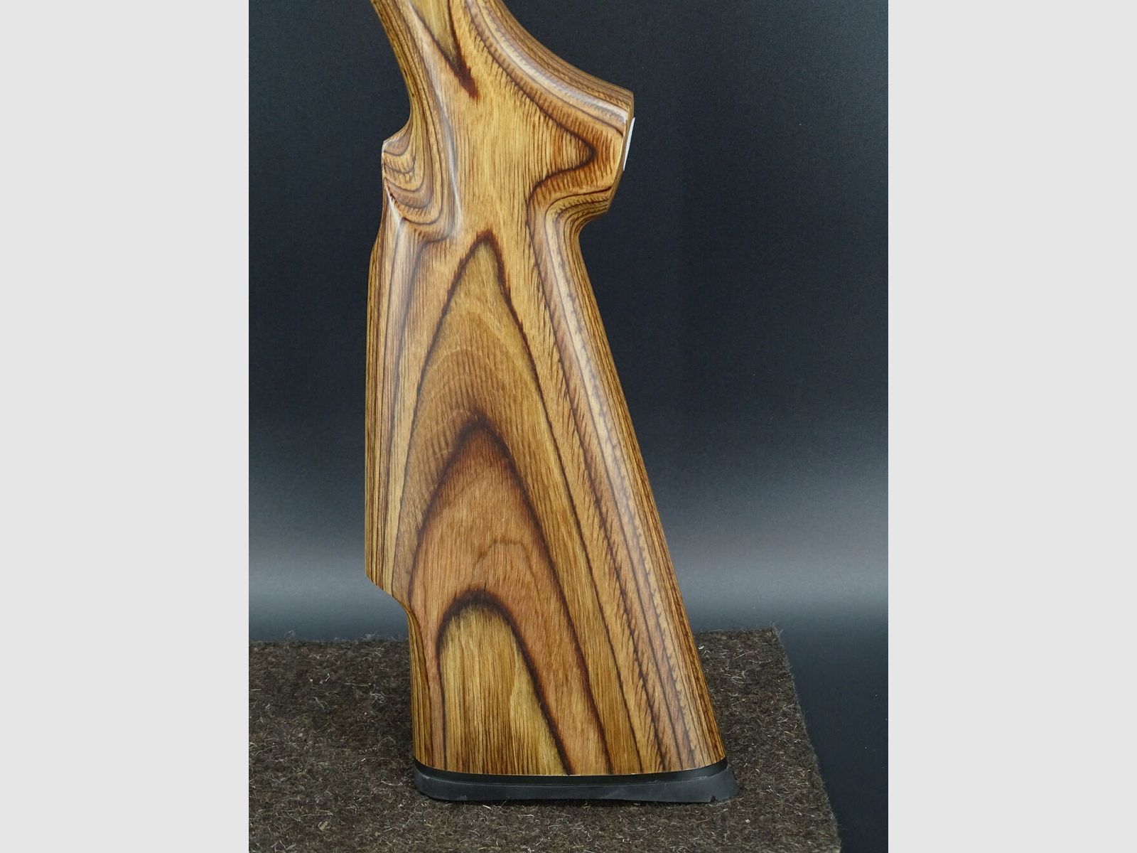 Zastava con canna da competizione calcio laminato calibro .300 Win Mag fucile da competizione del 2011