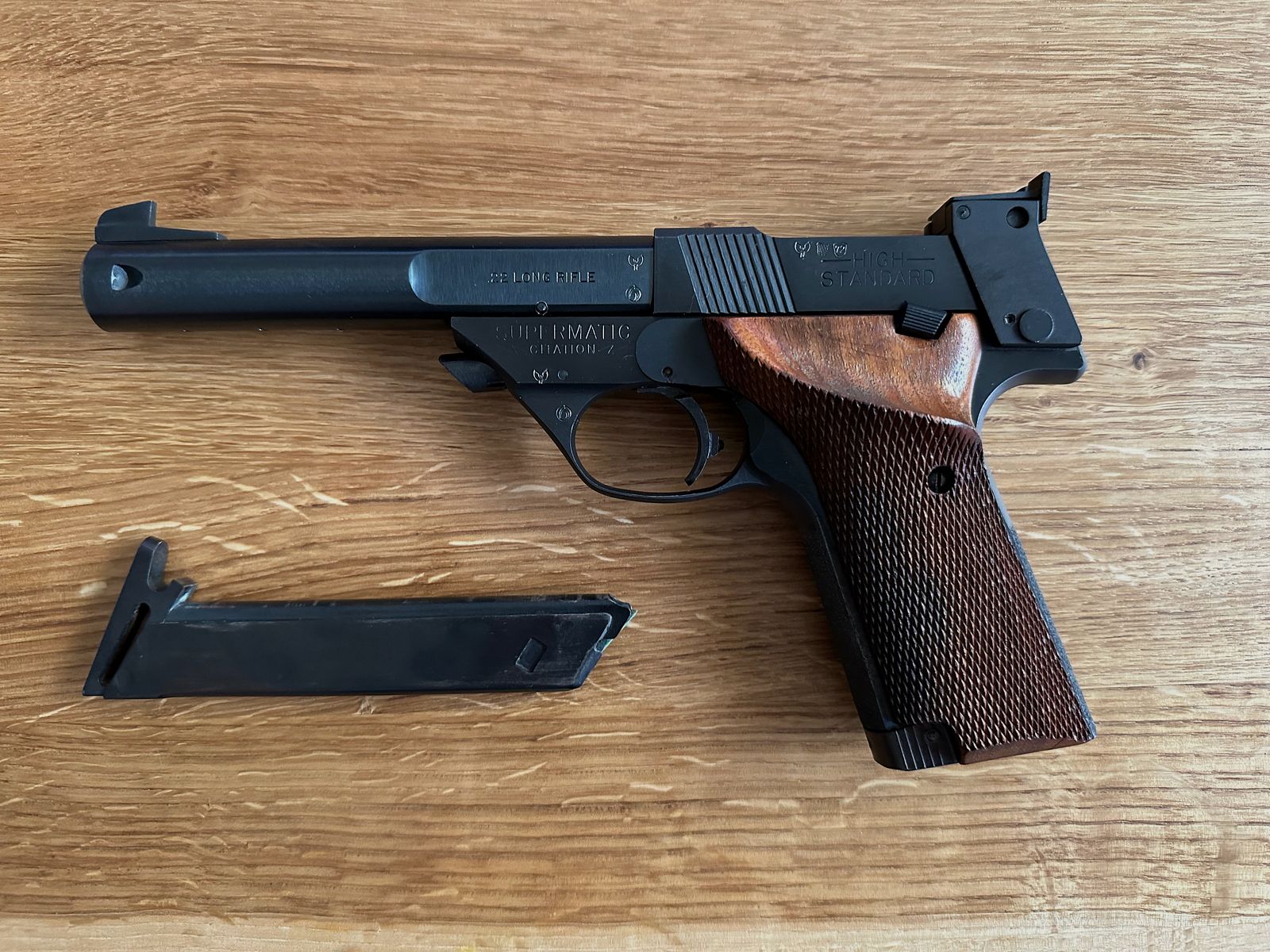 High Standard Supermatic Citation Modell 107 Military .22 l.r. im sammelwürdigen Zustand