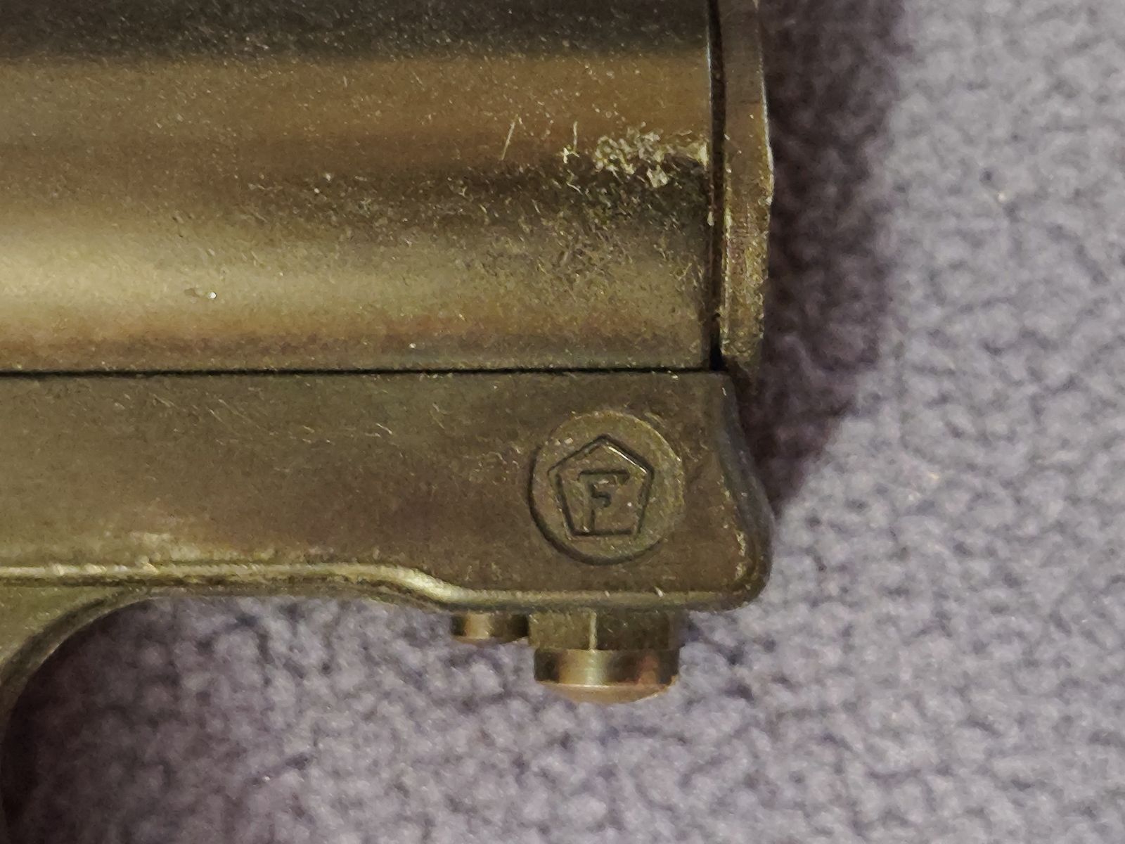 Récord pistola de aire comprimido con F en el pentágono calibre 4,5 mm antiguo