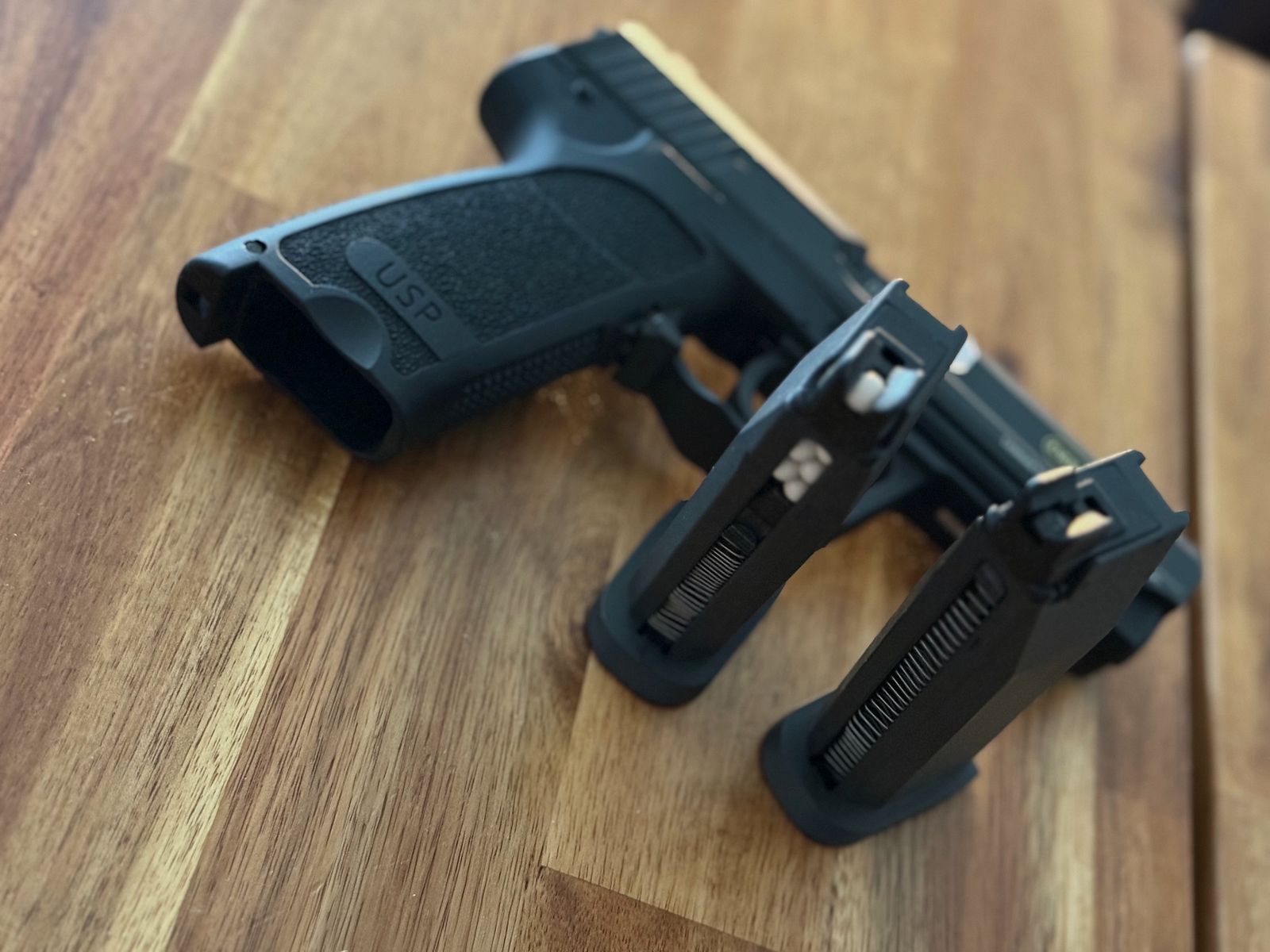 H&K USP Pistolet Airsoft 6 mm BB – État neuf avec un large éventail d'accessoires