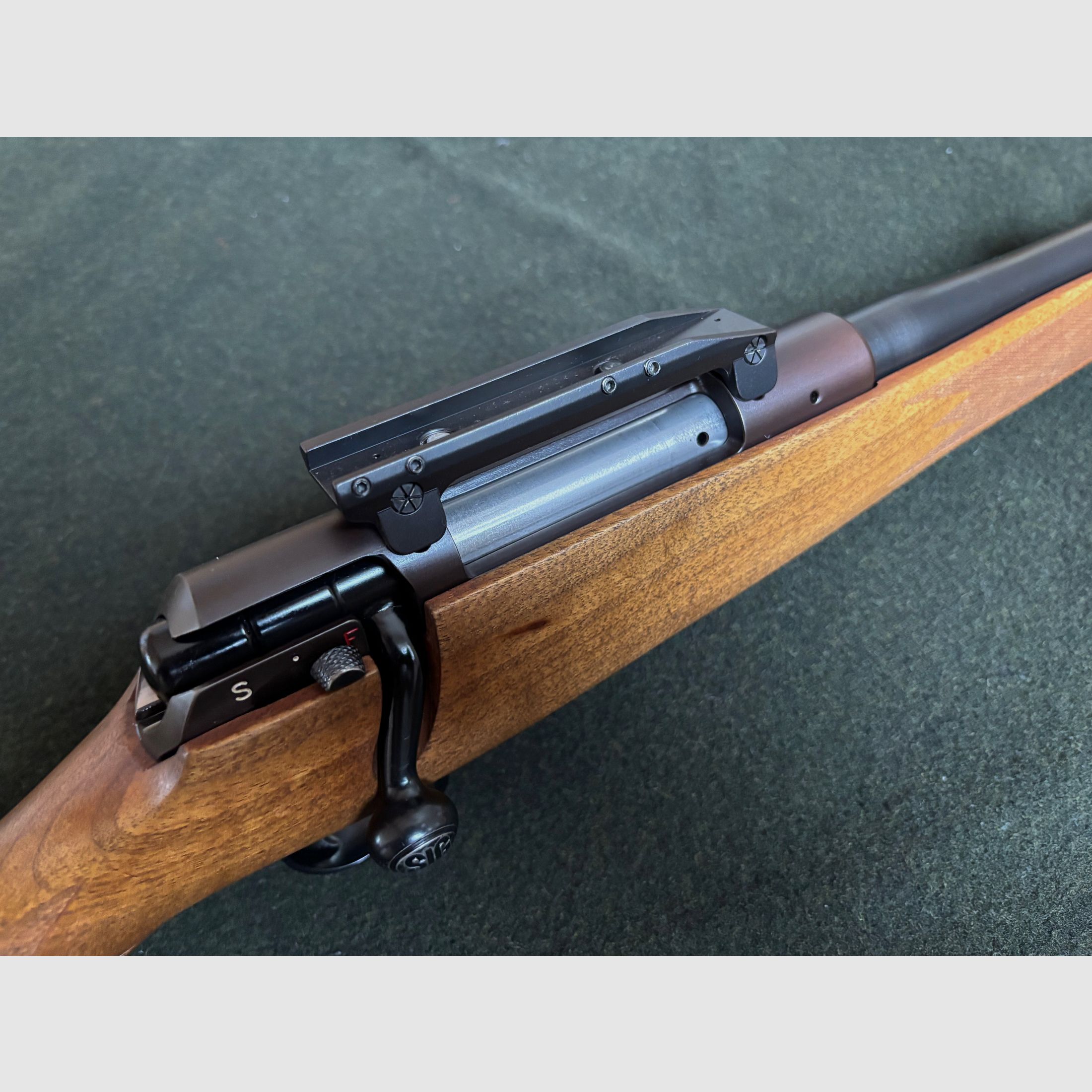 SIG 98 / Kal. .30-06 / selten / Inkl. Blaser Sattelmontage