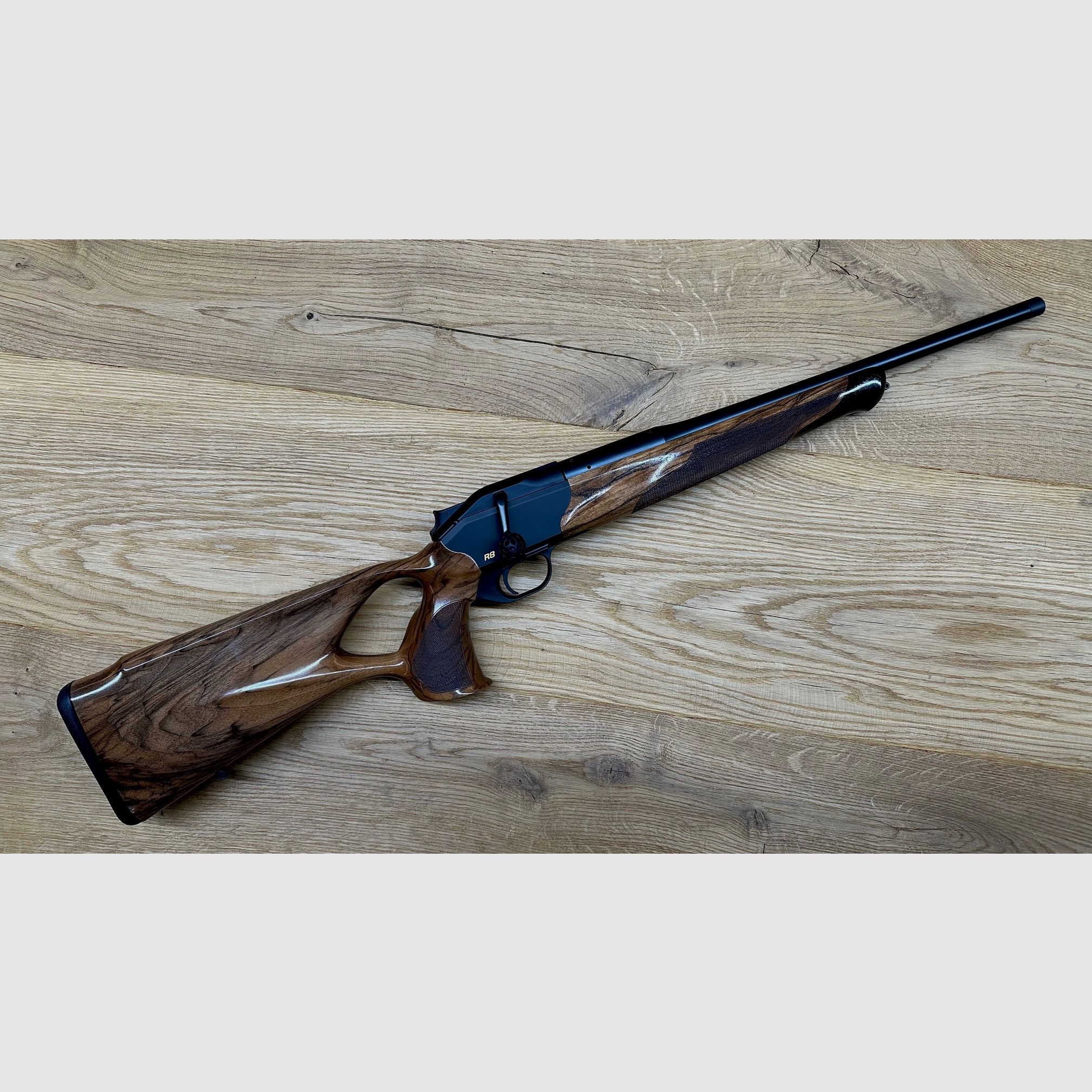 Blaser R8 Success / HK 4 / Lochschaft / gekürzter Lauf / M15x1 / Kaliber nach Wahl / AH Kammergriffkugel