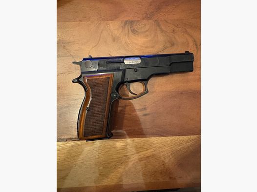 Luger M90 FEG P9R lijkt op Browning HiPower