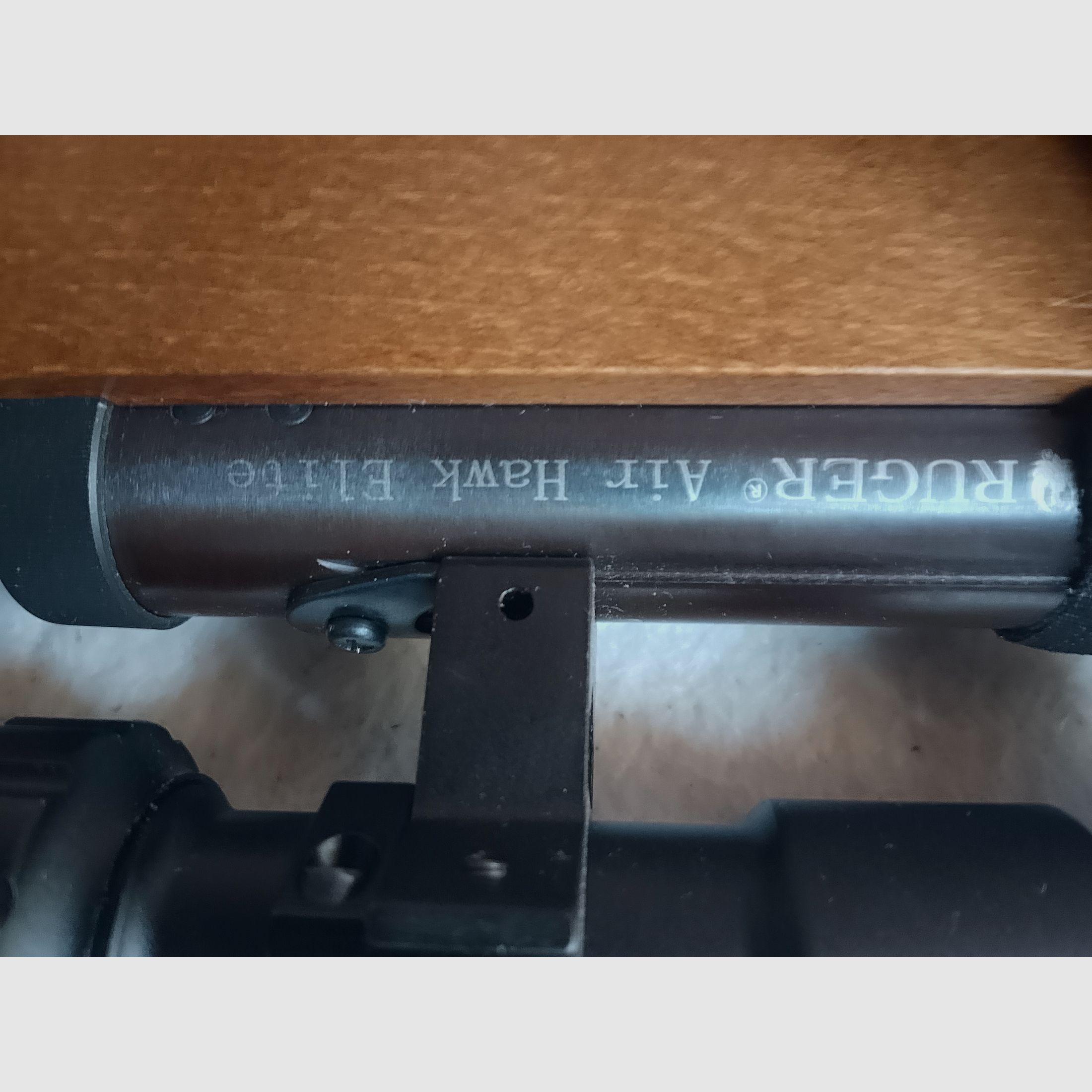 Ruger Air Hawk luchtgeweer kniklader 4,5mm .177 Target Sniper geluiddemper tactisch 3-9x40 richtkijker matchkwaliteit als nieuw