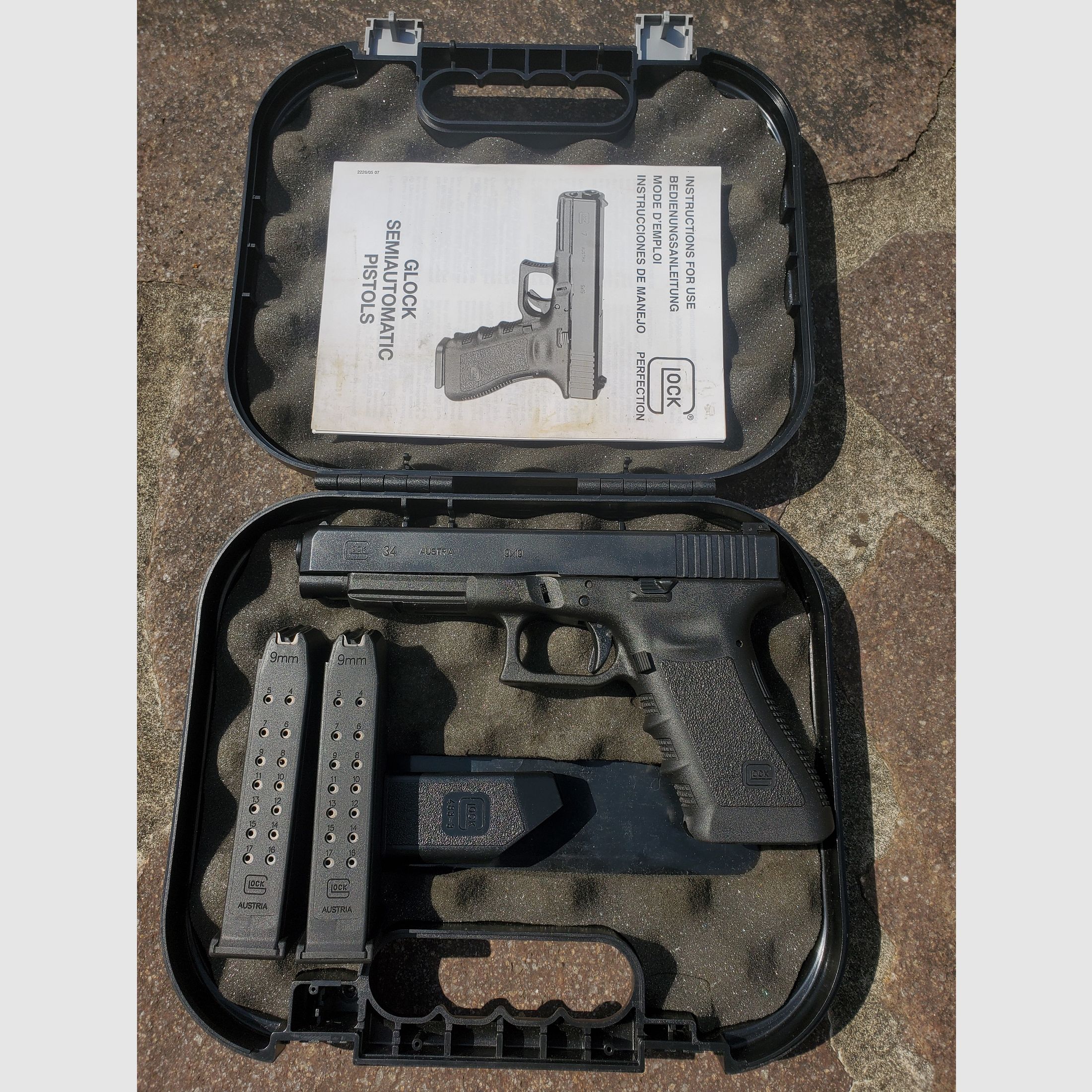 For sale used Glock 34, 9 mm Luger