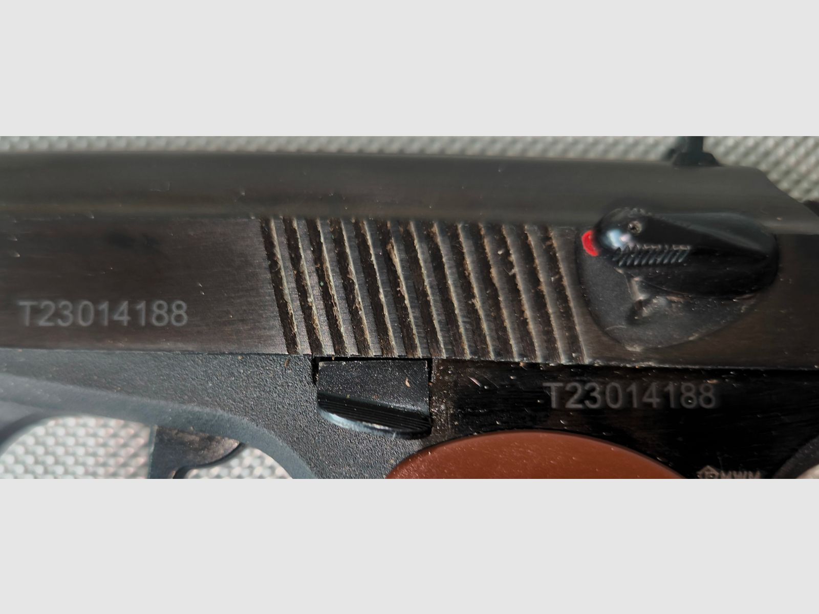 ⚠️ Attenzione Plinker & fan di Makarov / Vera rarità!! Baikal-Makarov MP-654K - Made in Russia & vera fondina in pelle MDI marrone con timbro più 1 barattolo di pallini in acciaio 4,5mm!!