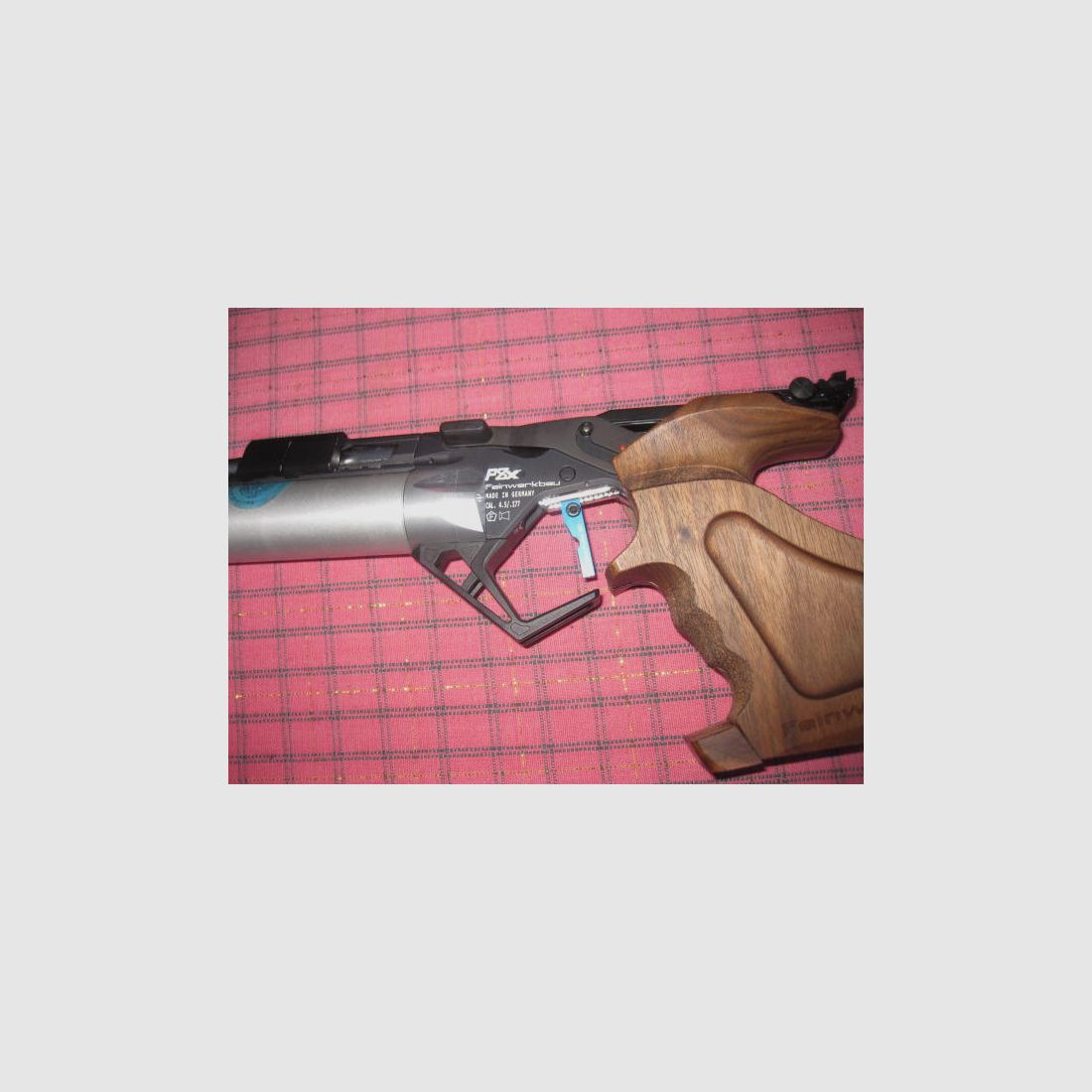 Feinwerkbau PX8 con garantía y accesorios de soporte