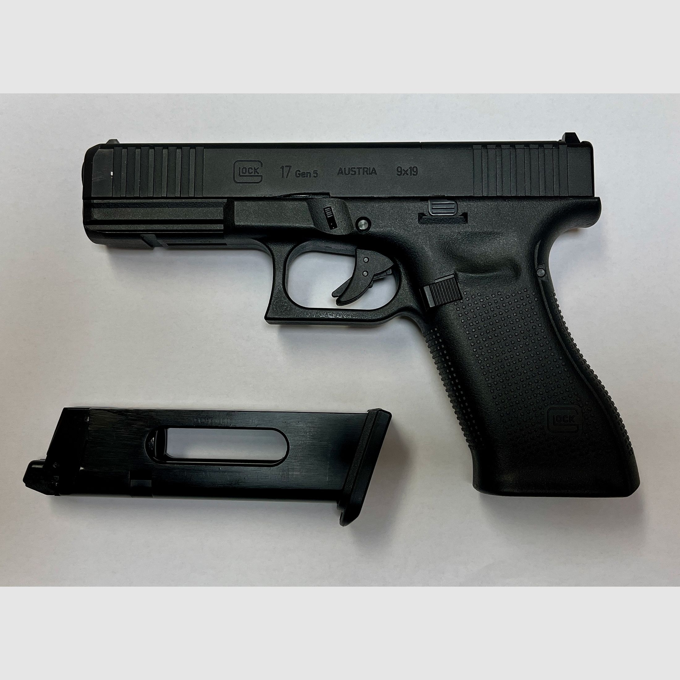 Glock 17 Gen5 MOS (with adapter plates) GBB CO2 Airsoft 6mm, UMAREX, model 2.6551, <1.0 Joule