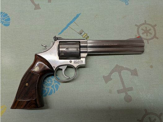 S&W Smith & Wessen 686 Revolver .357 Magnum + Munizione