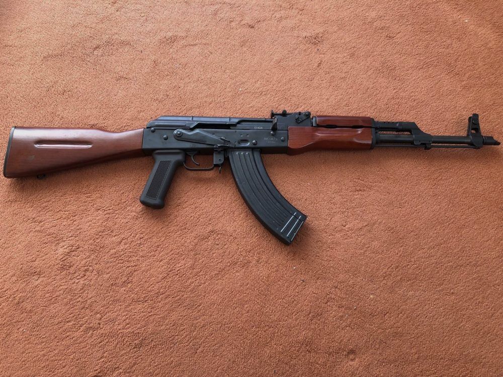 S.D.M	 Selbstladebüchse AK 47