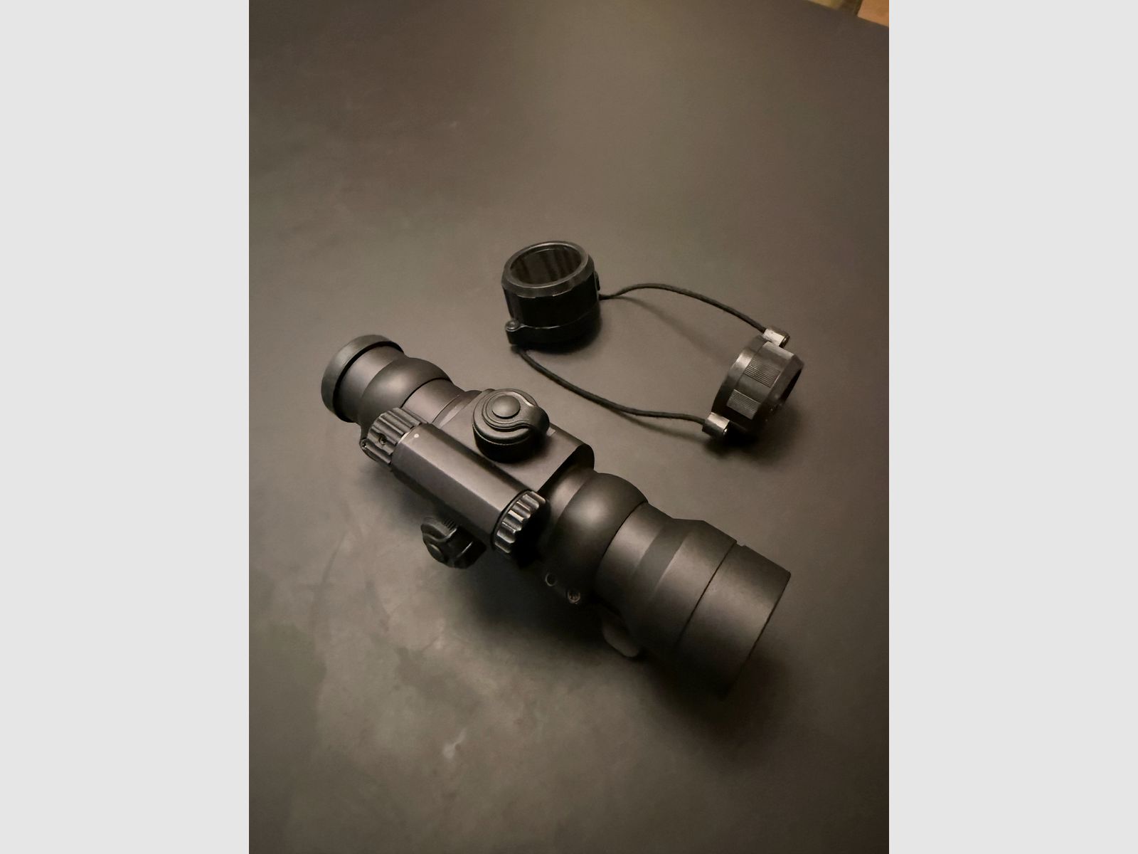 Aimpoint Leuchtpunktvisier 9000 SC mit Blaser Sattelmontage