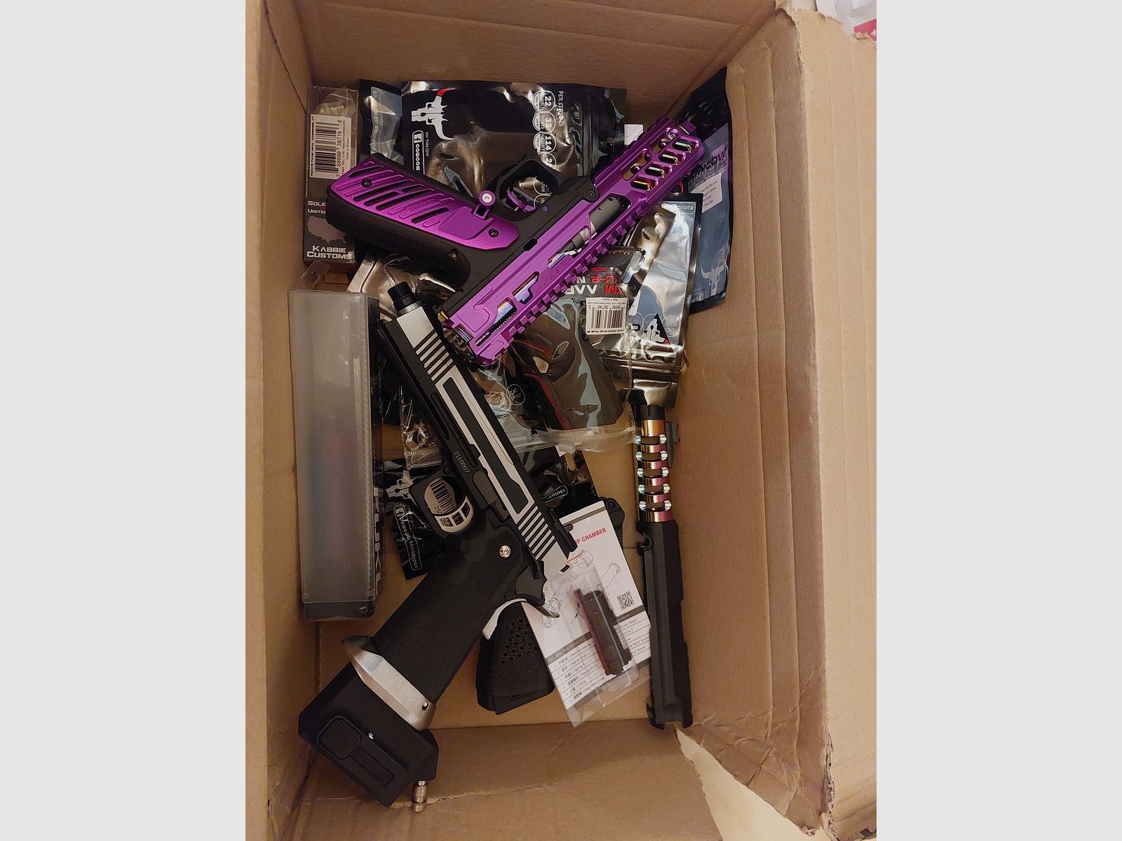 Airsoft / Paintball Konvolut Verkauf Entrümpelung - Aw Custom, CZ75 SP-01 Shadow , Elite Force 1911, Beretta M92, Tippmann