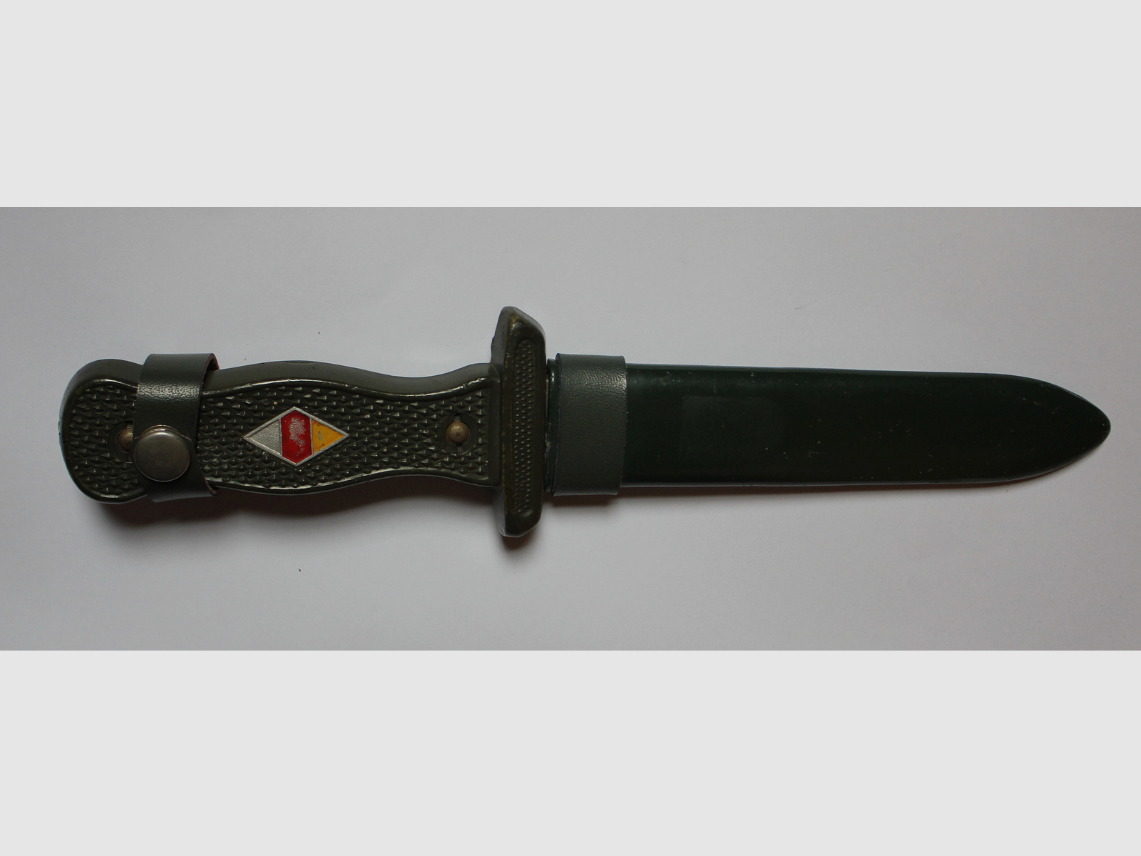Couteau de randonnée original de Hubertus Solingen de la guerre froide, modèle de couteau de combat de la Bundeswehr et visuellement inspiré du couteau de randonnée HJ