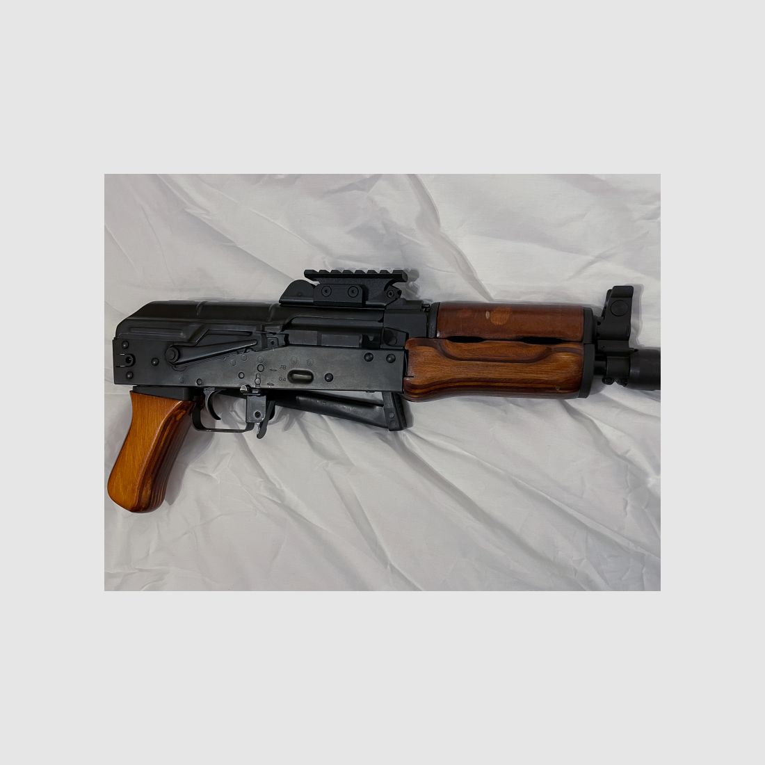 Airsoft Komplettpaket LCT AKS-74UN Upgrade Version 1,6 Joule S-AEG Echtholz