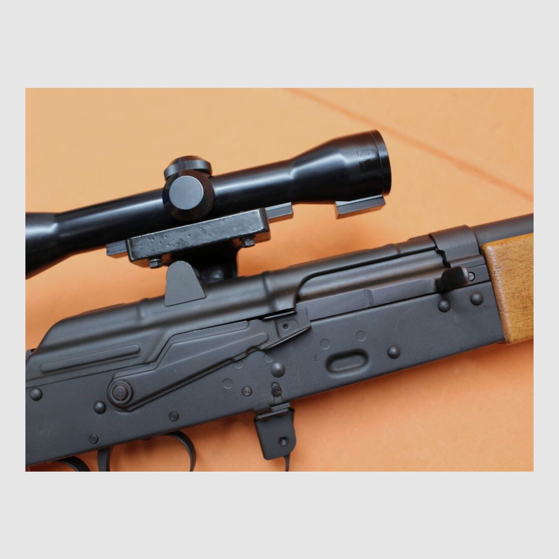 ¡Raridad VEB GWB Wiesa! Ha.Büchse 7,62x39 VEB GWB Wiesa Speger incluido Zeiss Jena ZF 4x32-M- Sistema DDR Kalaschnikow