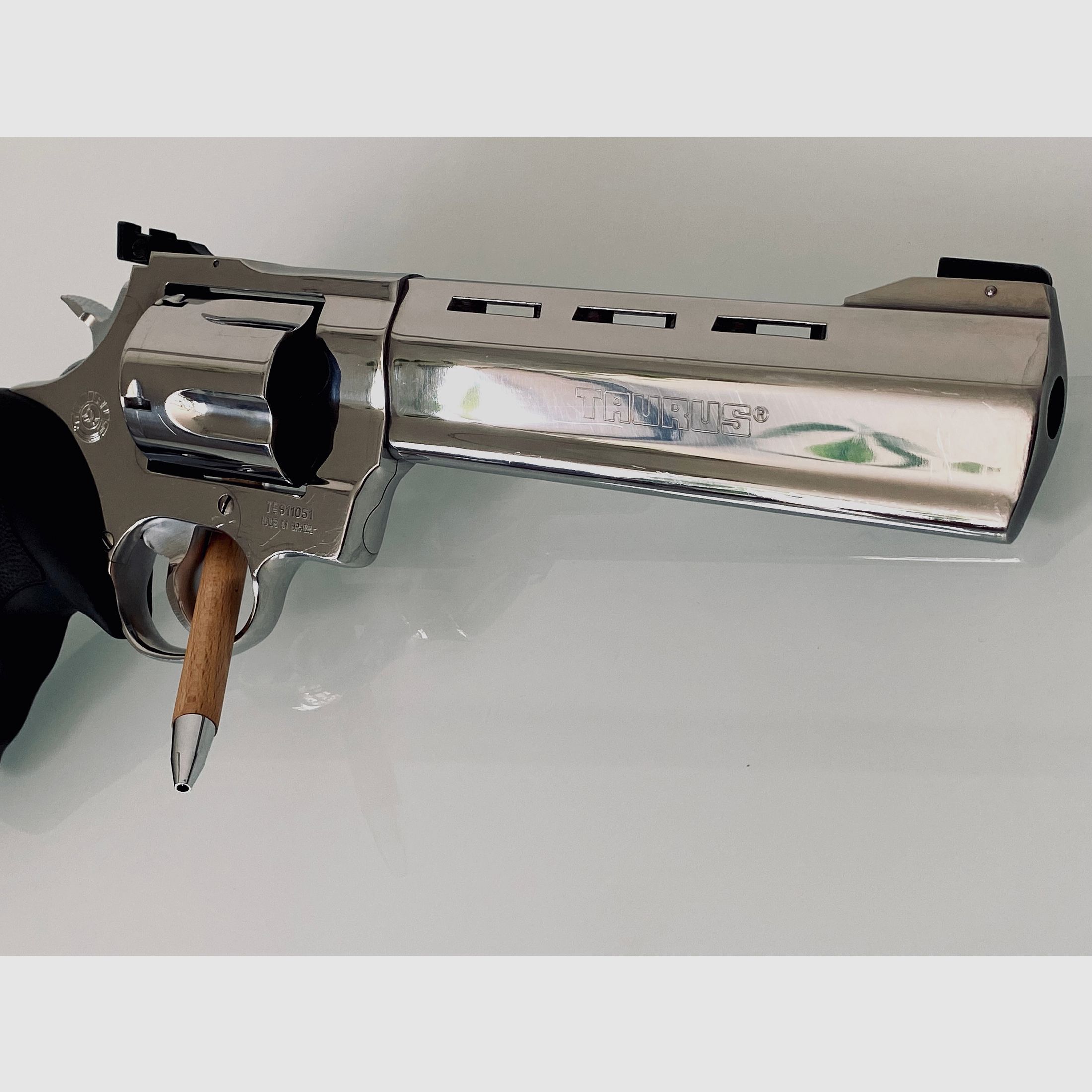 Taurus Raging Bull .454 Casull 6 1/2 Zolll