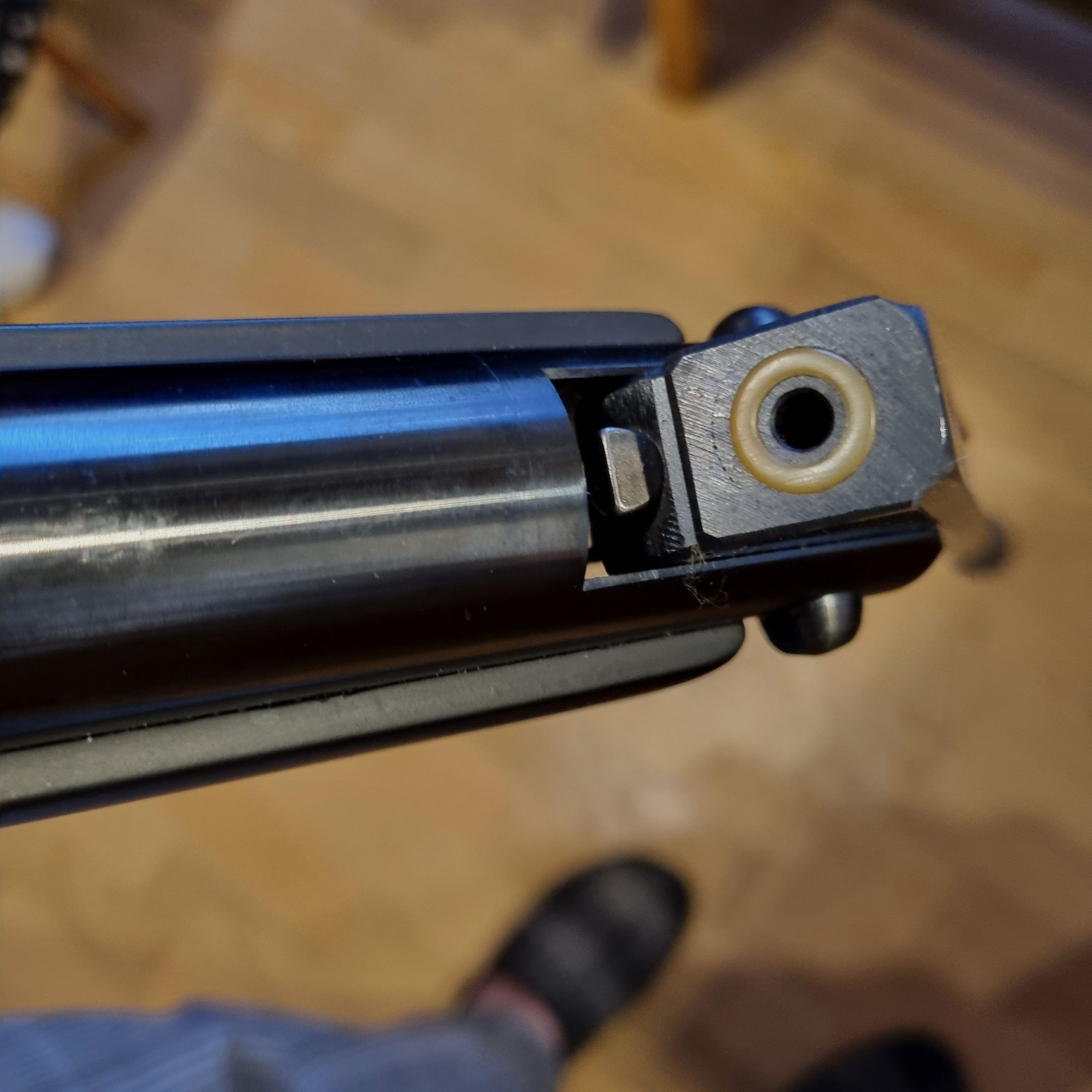 HW 50 4,5 mm, mit Schalldämpfer und ZF Hubertus 4x20