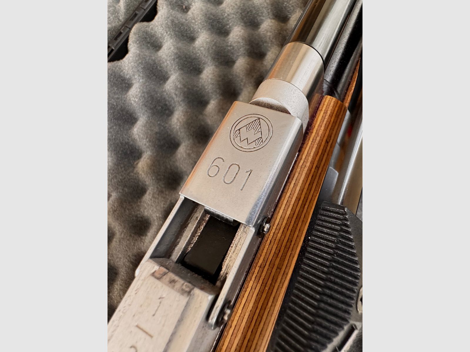 Feinwerkbau Mod.601 generalüberholt, Anschütz Schaftkappe und Gewehrkoffer
