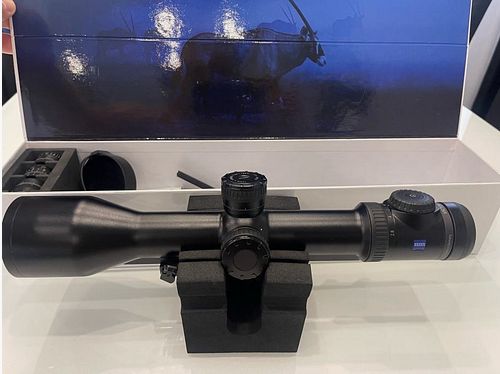 Zeiss Victory V8 2.8-20x56