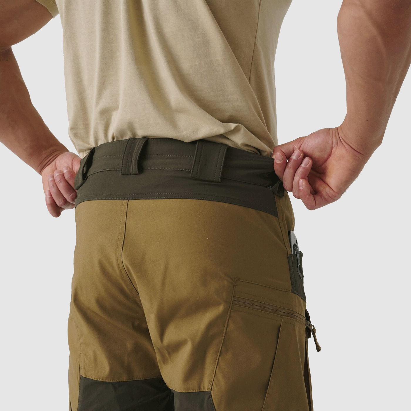 PANTS – MEN – HELIKON-TEX – HYBRID OUTBACK PANTS DuraCanvas/VersaStretch Coyote / Taiga Green A, image 3 of 8