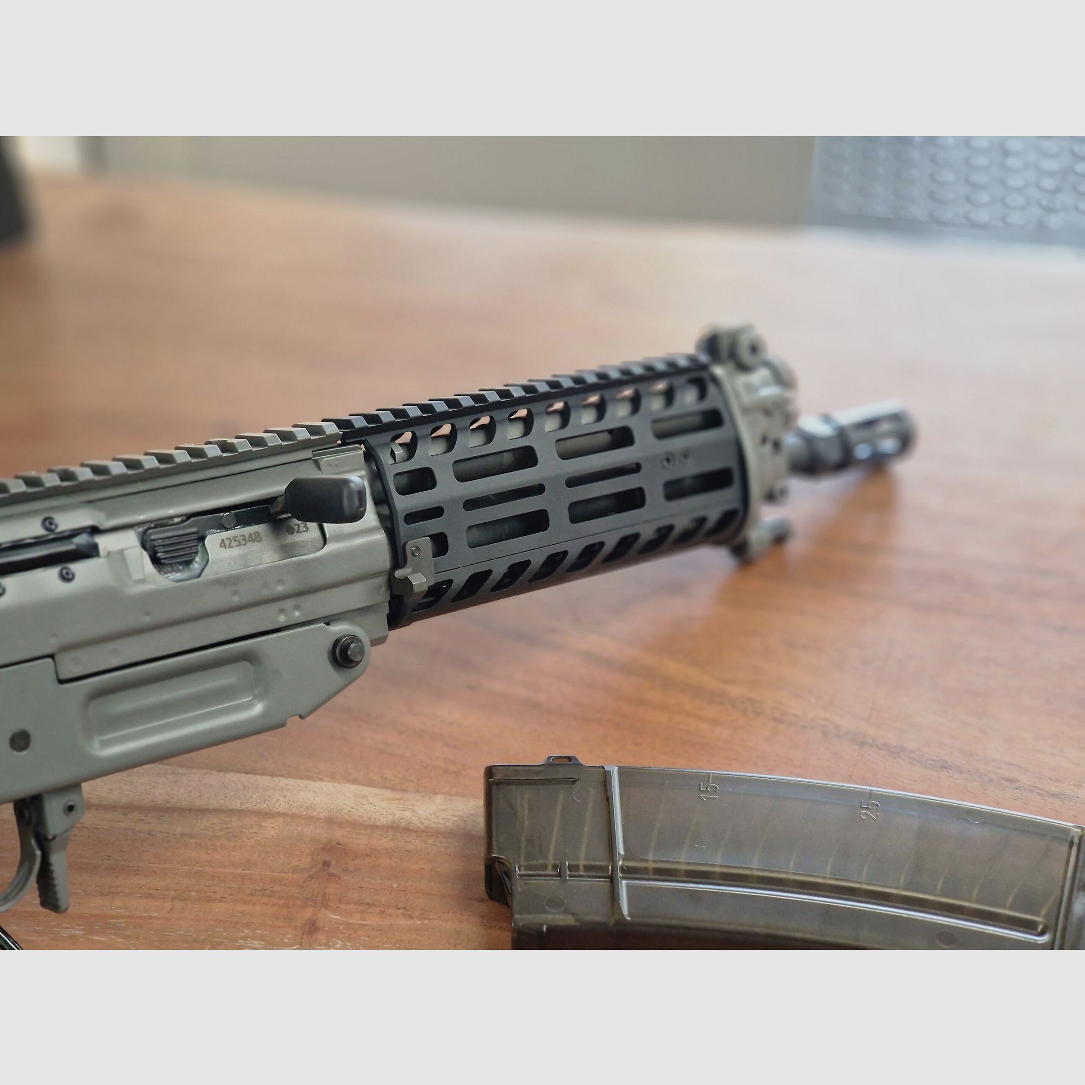 Sig Sauer – Halbauto / SG553 / .223 Rem / Grün, Bild 7 von 9