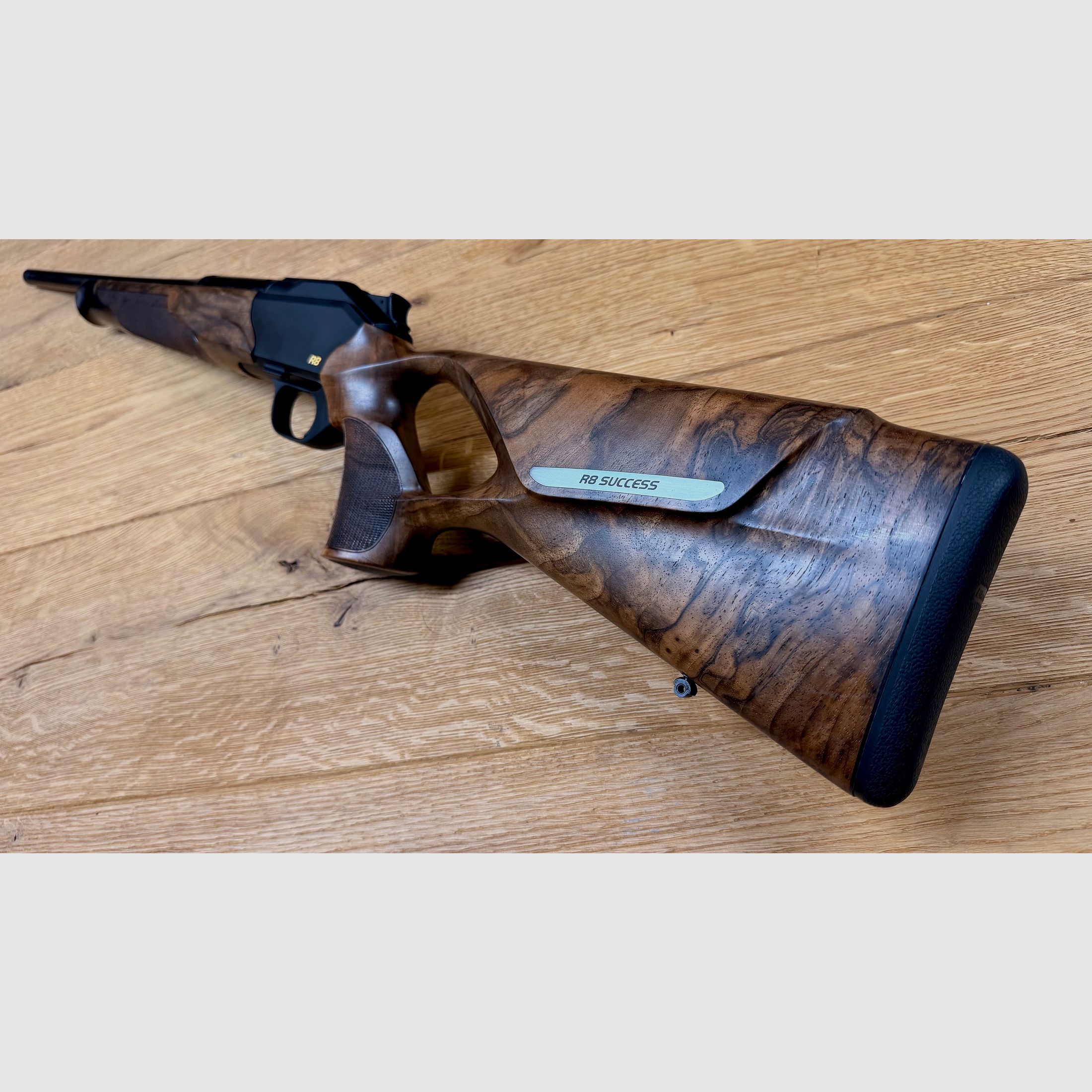 Blaser R8 Success / madera clase 4 / calibre y longitud de cañón a elección / oportunidad absoluta