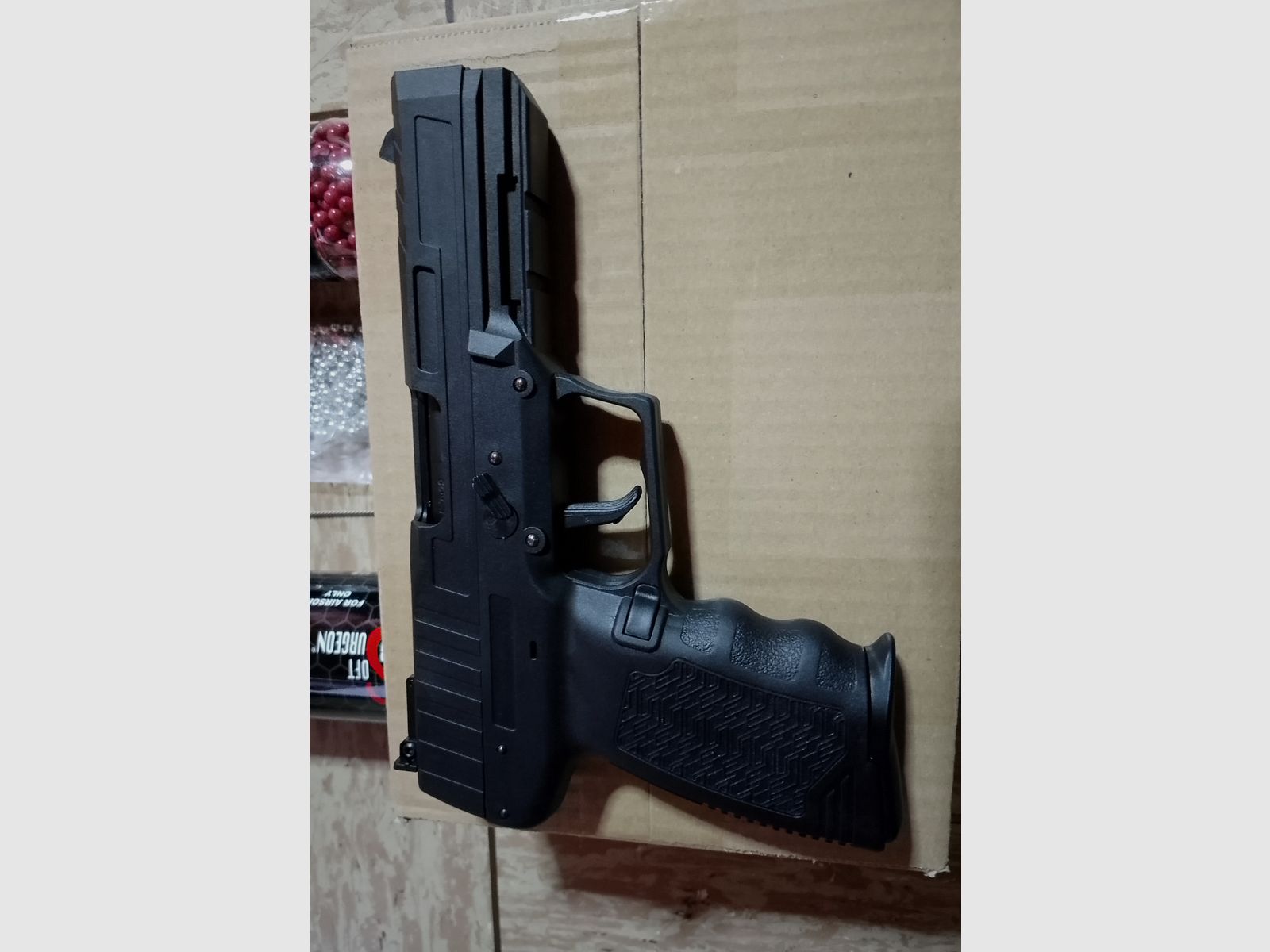Kli Maverick GBB Gas Blow Back Pistole mit Zubehör Greengas + Stahl und 0,20g  H&K BB's im Set neuwertig