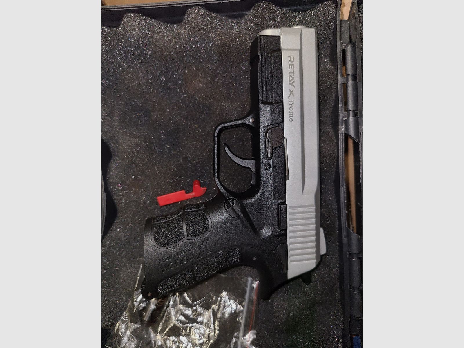 RETAY X TREME / VERCHROMT SILBER / mit Zubehör 3 MAGAZINE / mit OVP / cal. 9mm P.A.K. / PTB 1042 / SCHRECKSCHUSS GAS PISTOLE / SILVESTER / SELBSTVERTEIDIGUNG / NEUWERTIG