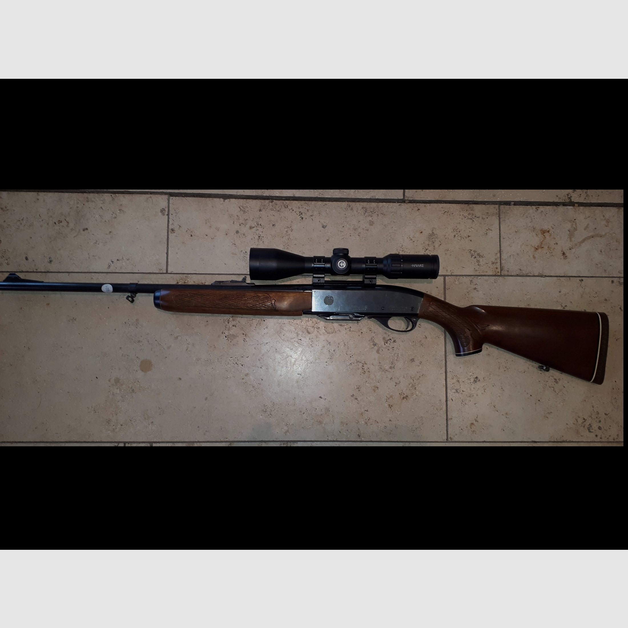 Self-loading rifle Remington Model 742.