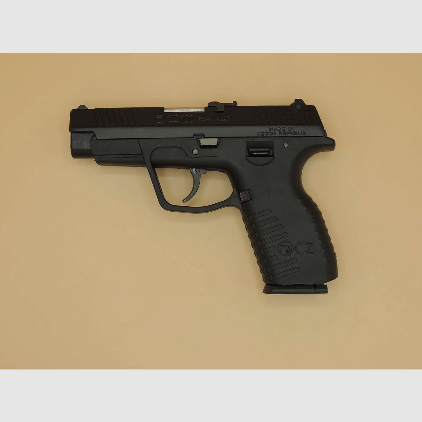 CZ 100 – 9mm Luger – frühe Serie A1360 – Beschuss 1996, Bild 1 von 2