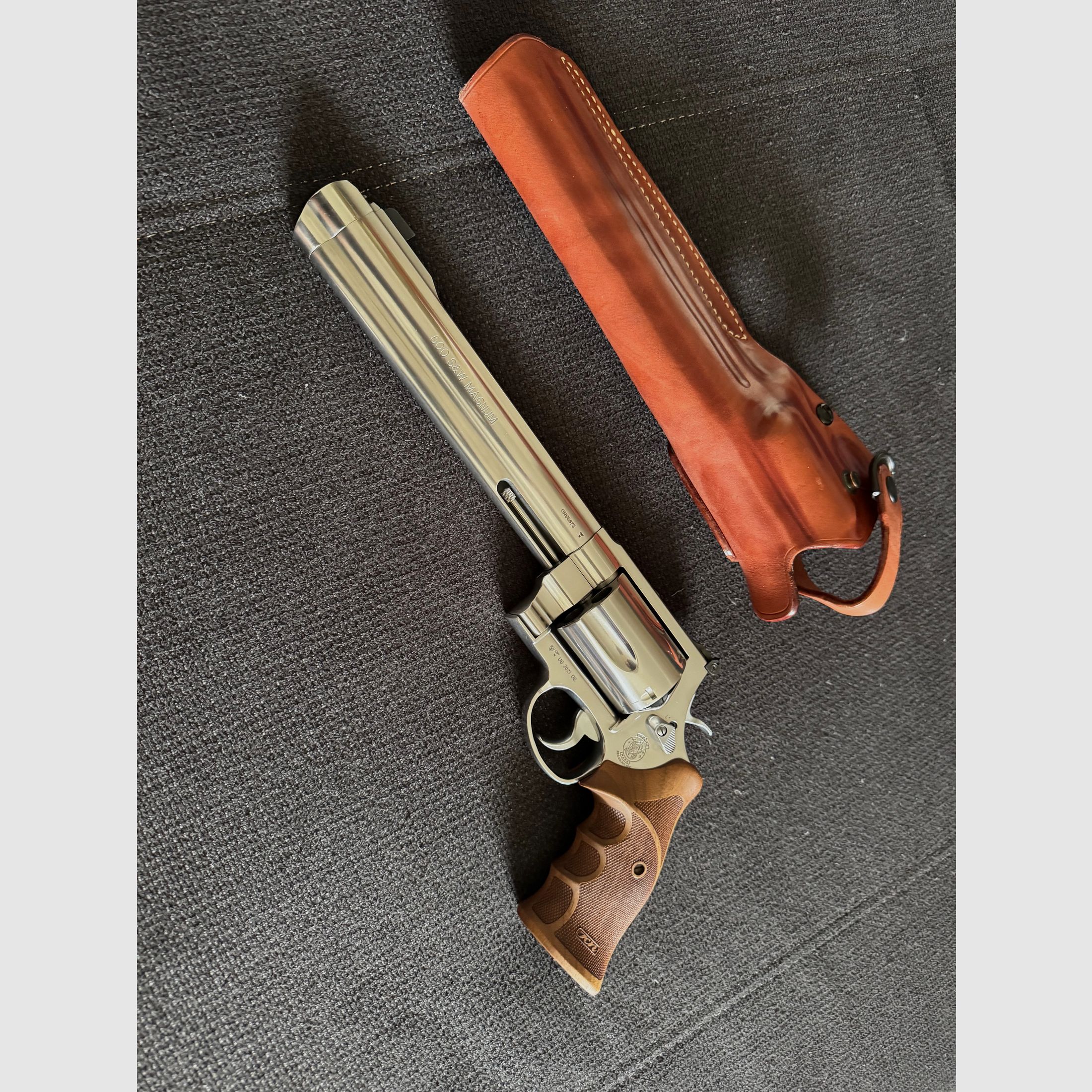 Smith&Wesson 500   8 3/8 Révolver