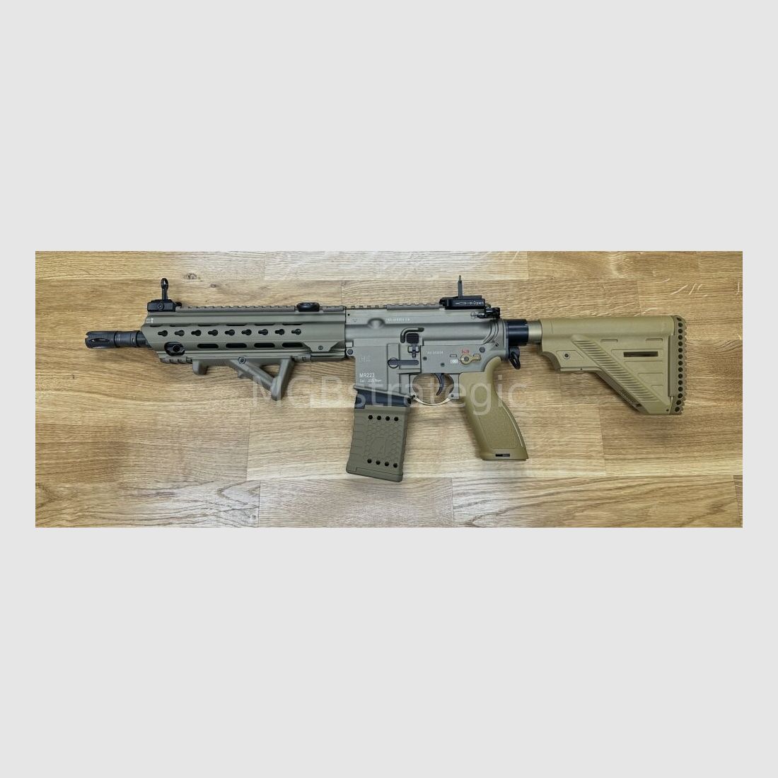 Heckler & Koch MR223 A3 Slim-Line 11" canon - carabine semi-automatique .223Rem incluant le silencieux ASE UTRA Dual 556-Short-QM2 Gen2 Cerakote FDE - version civile HK416 / G95K / G38 / avec améliorations