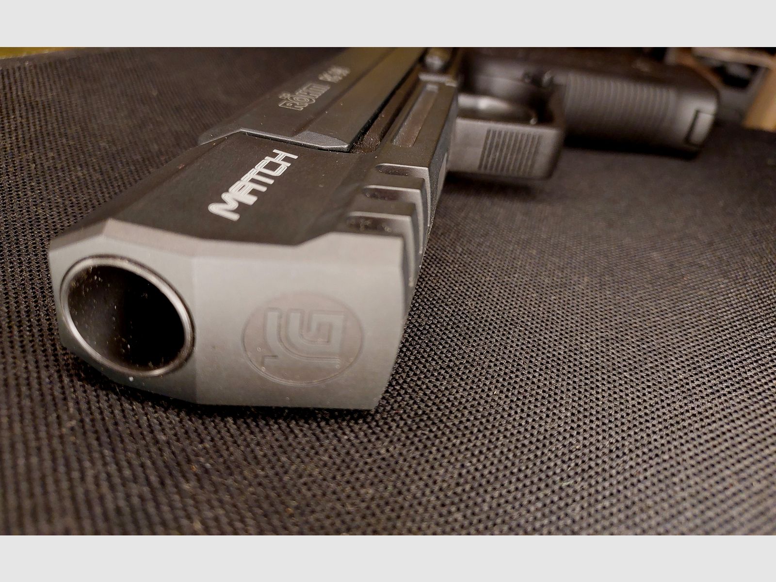 Röhm RG96 Match blank firing pistol blued cal. 9 mm P.A.K blued (PTB 699) RG 96 set with match attachment and 2 magazines