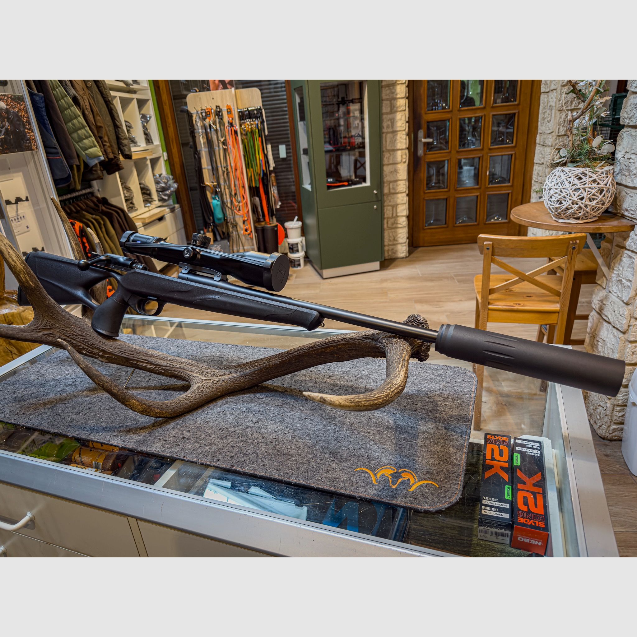 Blaser R8 Professional with Zeiss Victory HT 3-1256