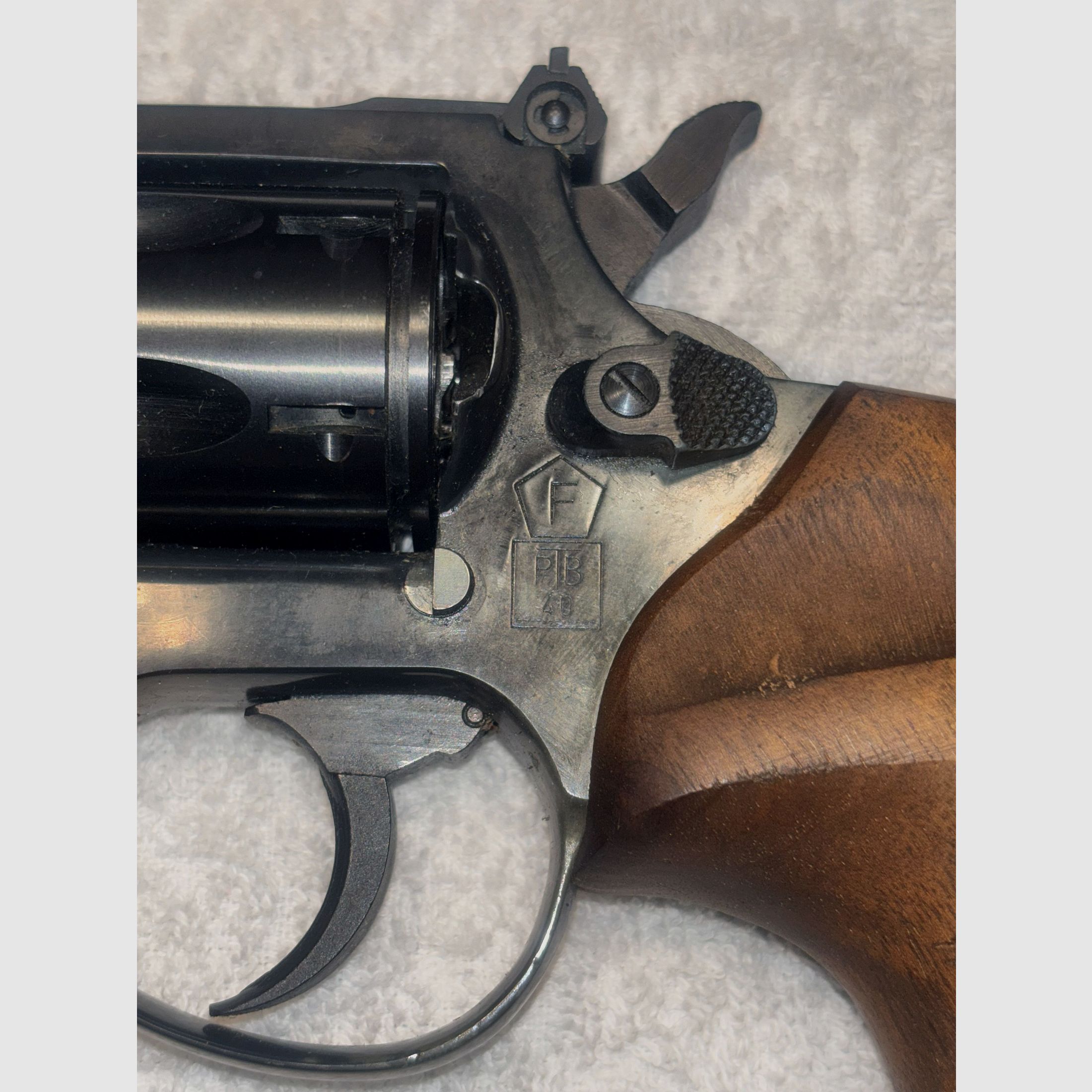 Reck revolver model R45 – 4 mm long – PTB 40 (square) with F in the house