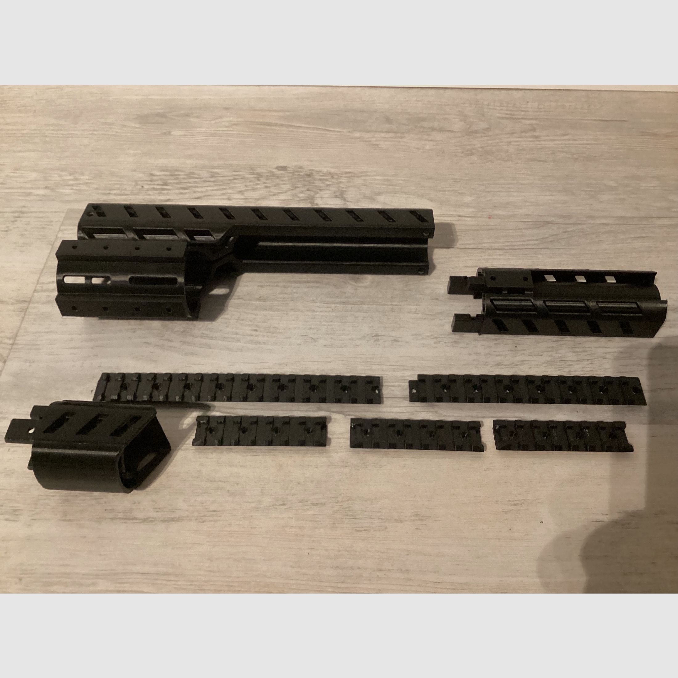 AEA Megalodon new and unused. Handguard possibly as a self-assembly kit. (40 Euro)