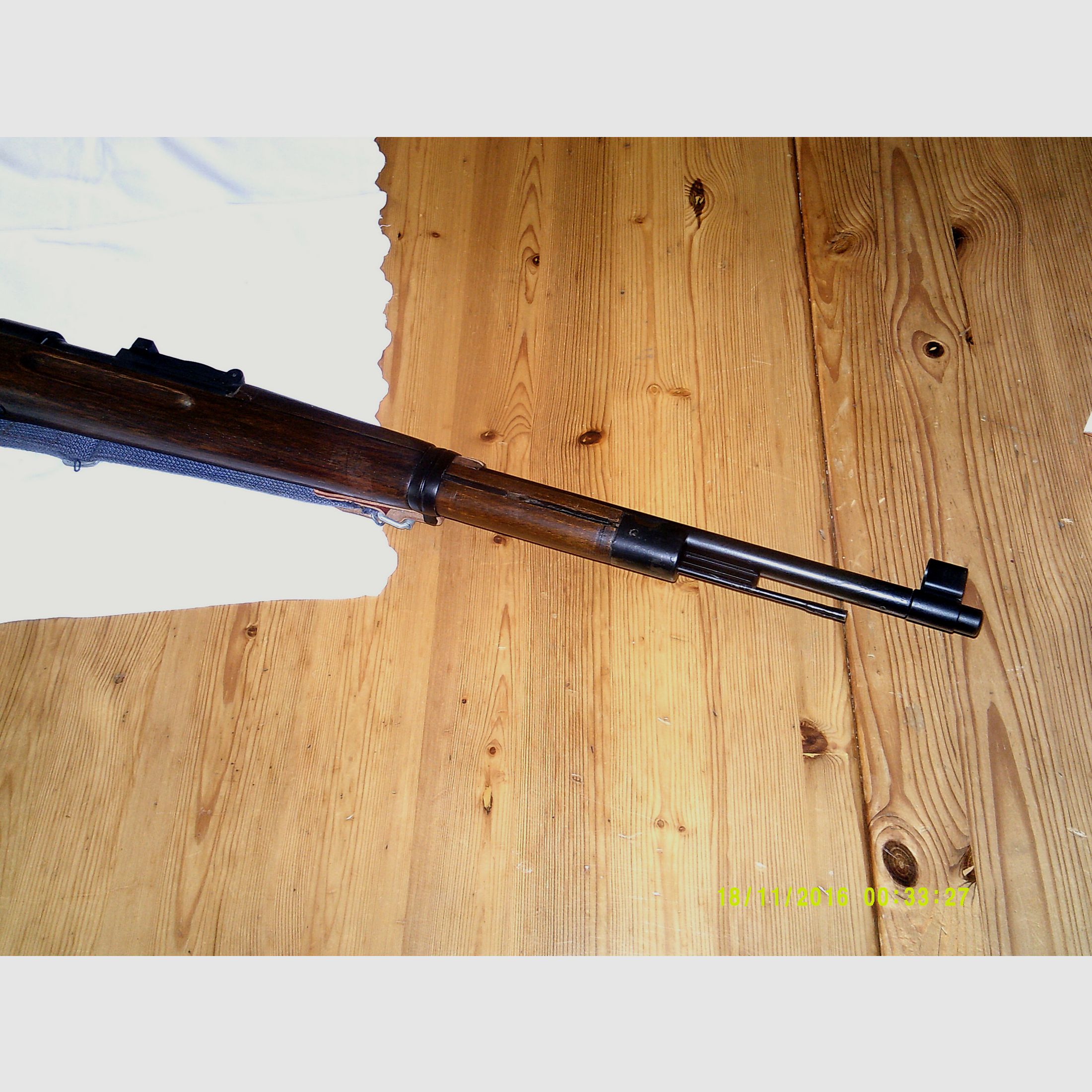 Double Bell Karabiner K 98 Kaliber 6mm BB  mit Holz und Kunststoff-Schaft.