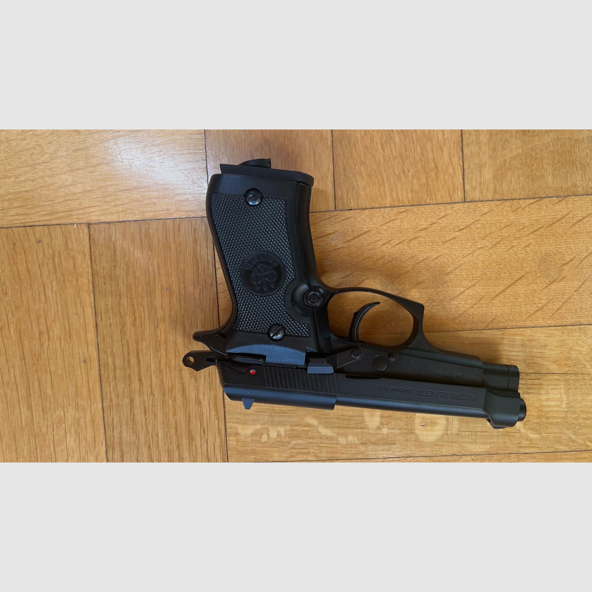 Beretta C02 Airsoft Pistol Mod. 84 FS