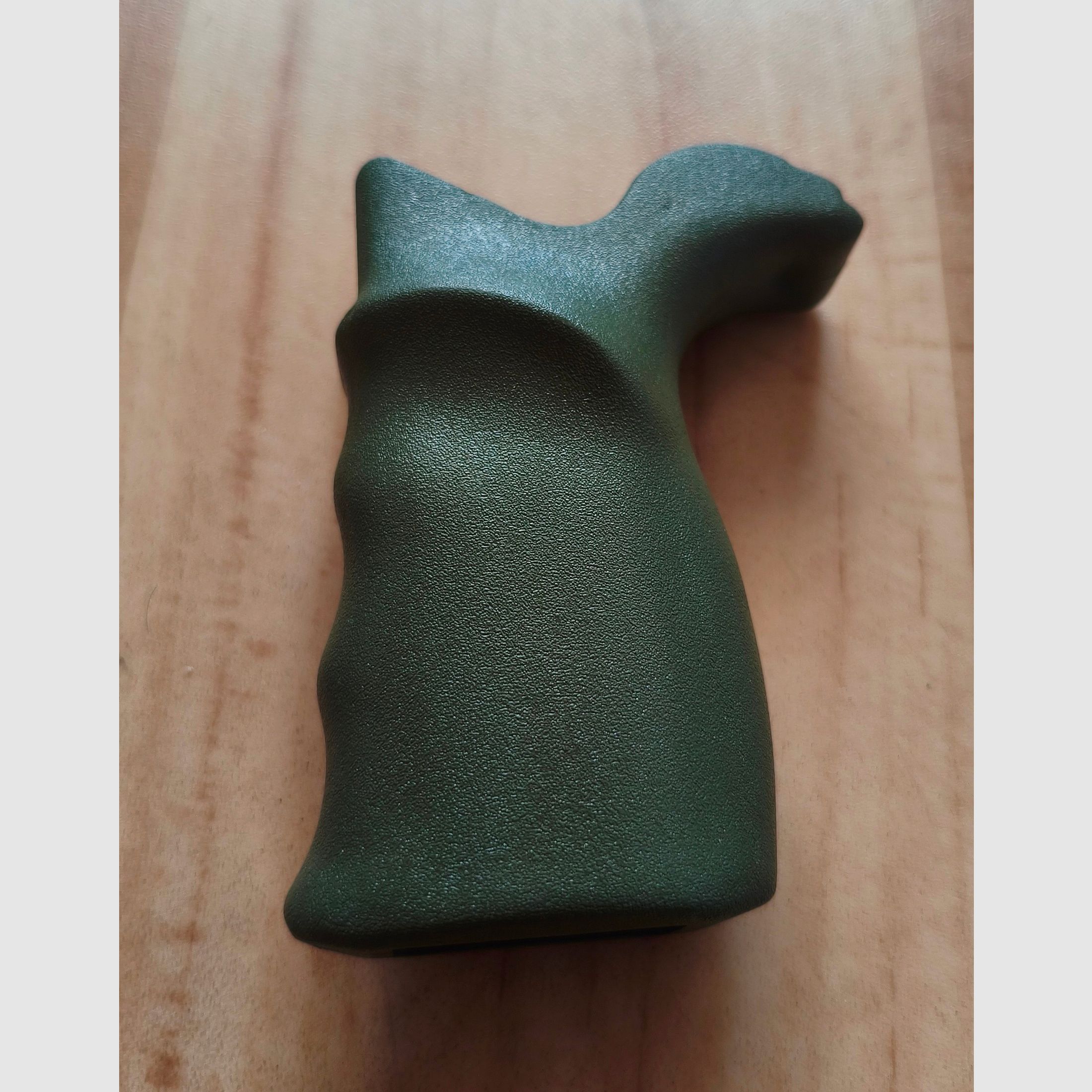 Original G3 Pistolengriff Grün/Oliv (Griffstück, Griff) , unbenutzt inkl. Schraube, Surplusartikel