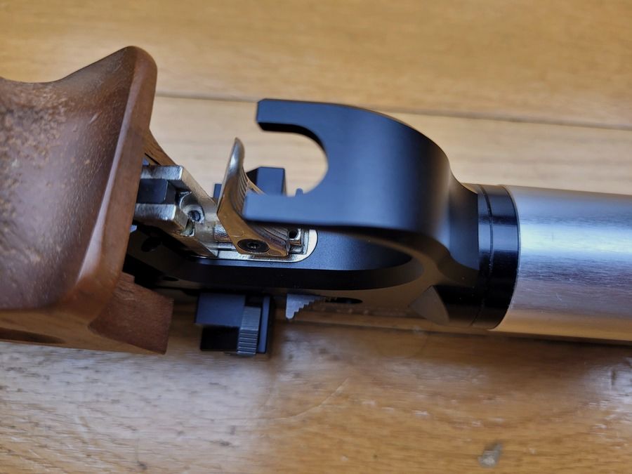 Pistolet de compétition STEYR -modèle LP50 – calibre 4,5mm – 5 coups – 2 cartouches Air à jauge 4 chargeurs TBE, image 15 sur 24