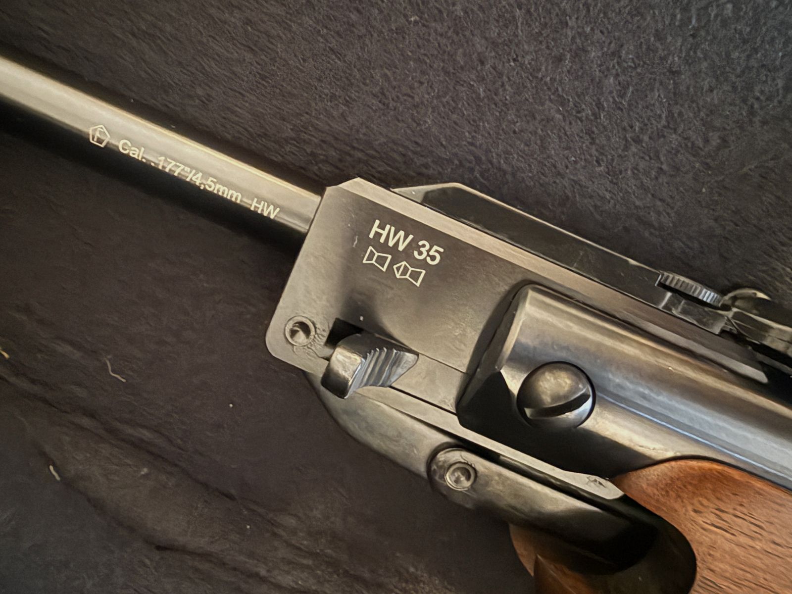 Weihrauch HW 35 E – Nussbaumschaft – Neu – inkl. Umarex Zielfernrohr & Tasche