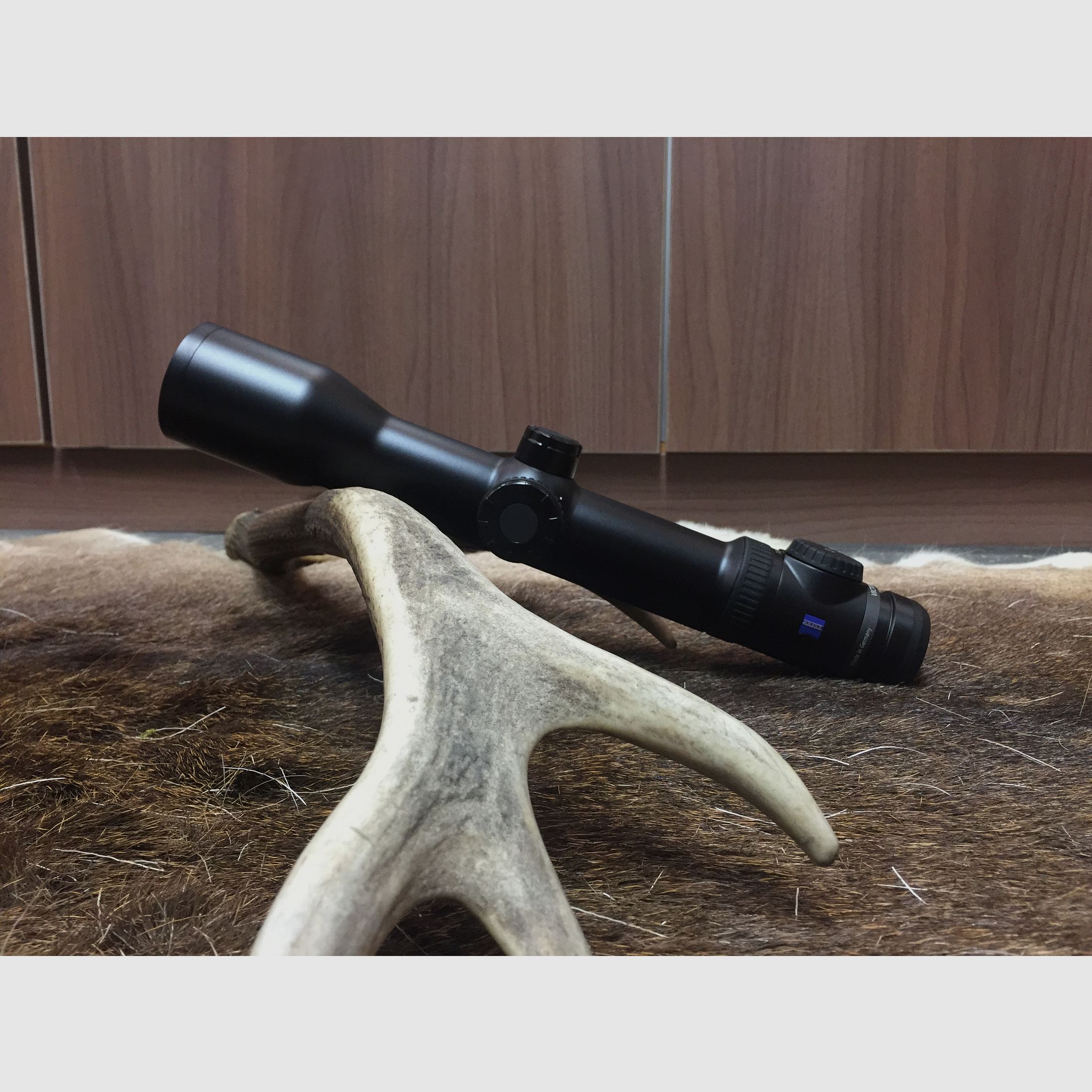 Zeiss Victory V8 1.8-14x50 M, with rail