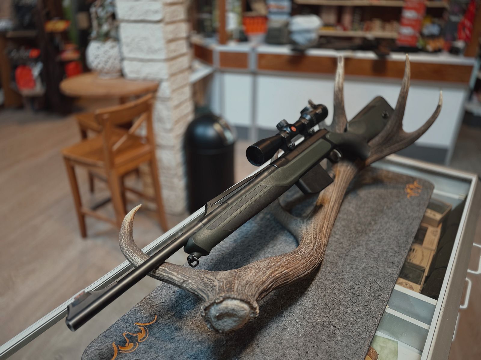 Sauer 303 Cal. .300 Win. Mag. - Leica Magnus 1,5-10x42